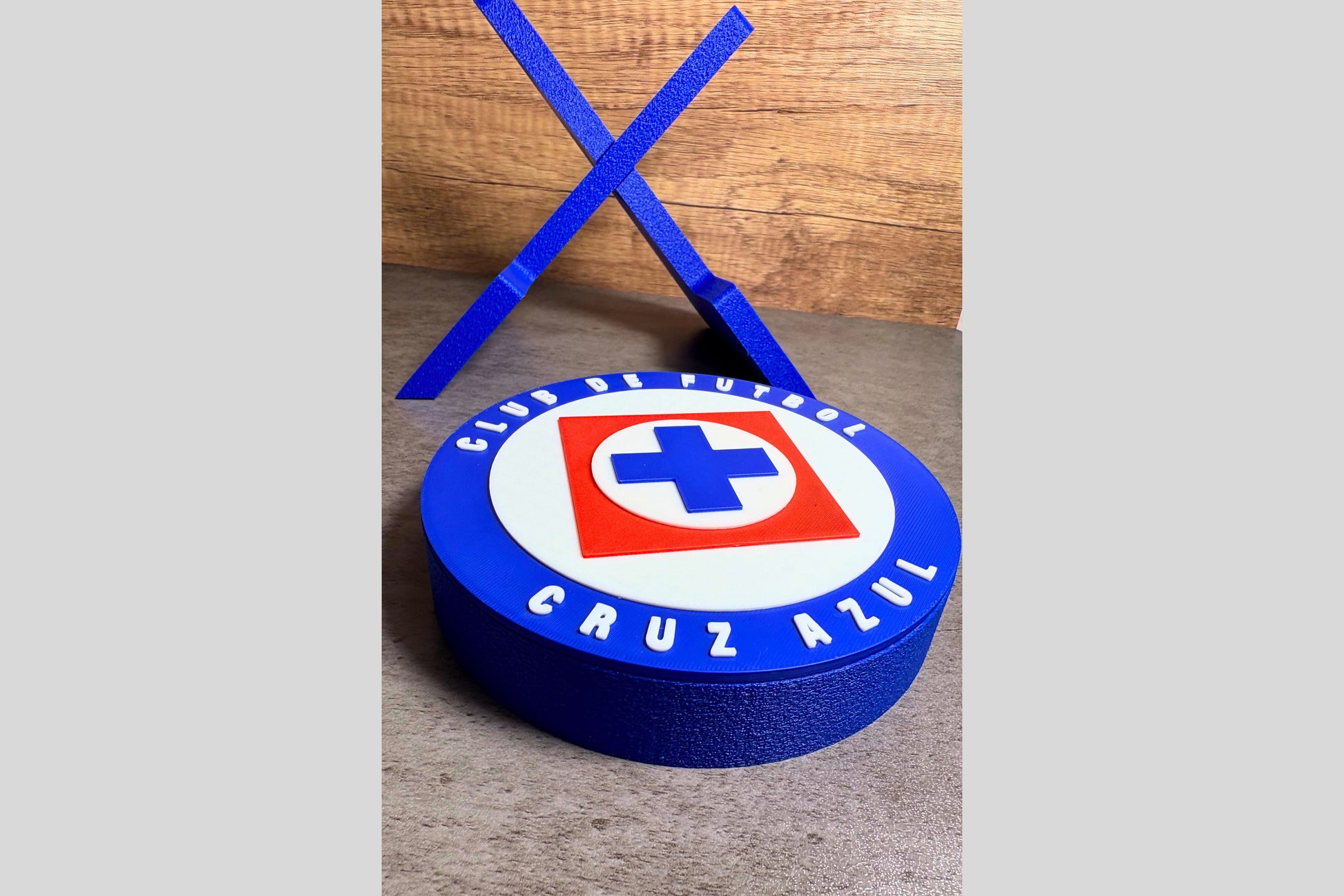 Club de Fútbol Cruz Azul. La Máquina Cementera.Liga MX.  Mejor regalo para un Celeste. Soccer Regalo para papá/hermano/primo/etc. 3D Printed Tiki-Taka3D