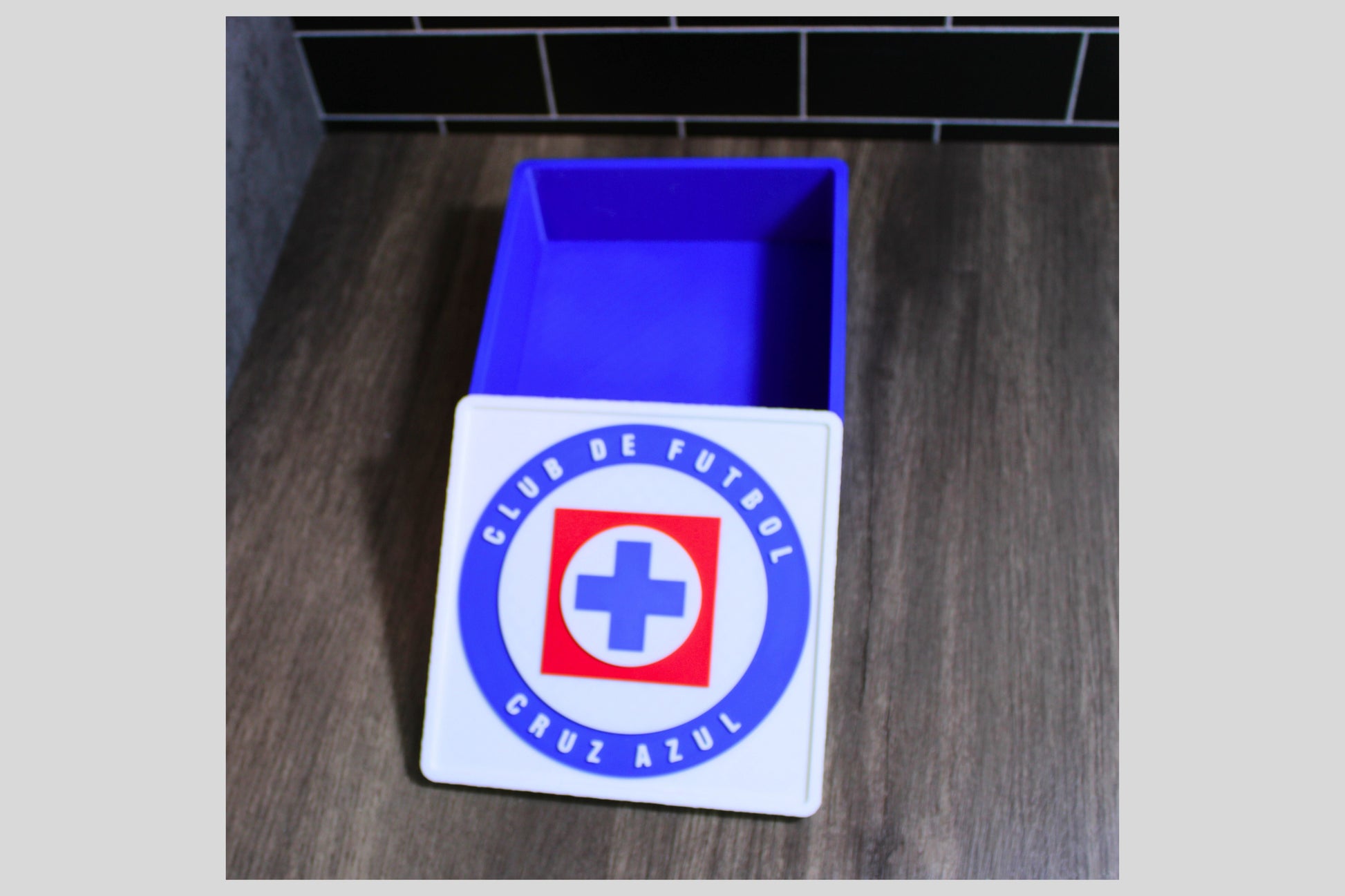 Club de Fútbol Cruz Azul. La Máquina Cementera.Liga MX.  Mejor regalo para un Celeste. Soccer Regalo para papá/hermano/primo/etc. 3D Printed Tiki-Taka3D