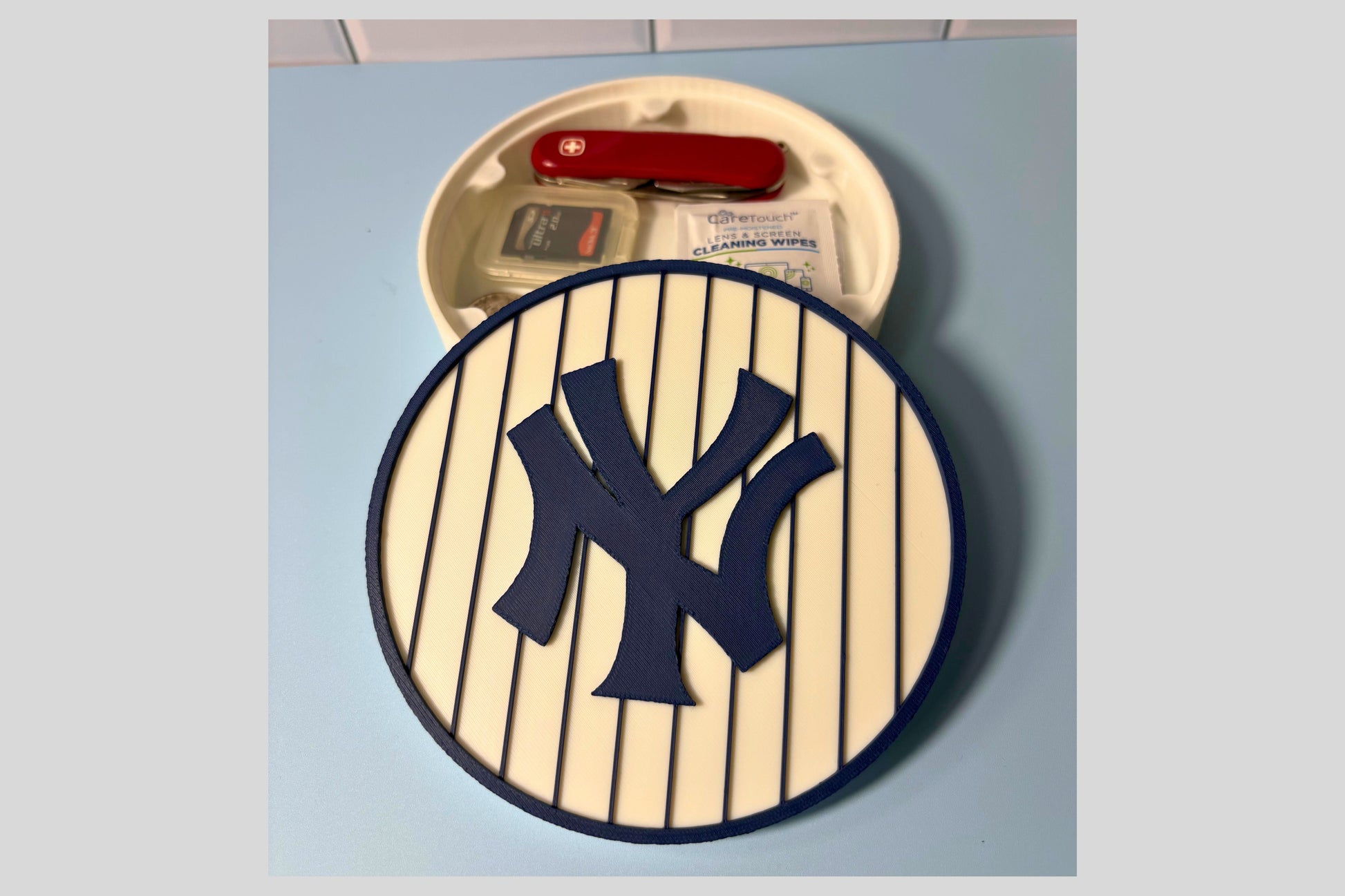 NY Yankees 3D Logo Stash Box: Unique MLB Baseball Fan Gift Tiki-Taka3D