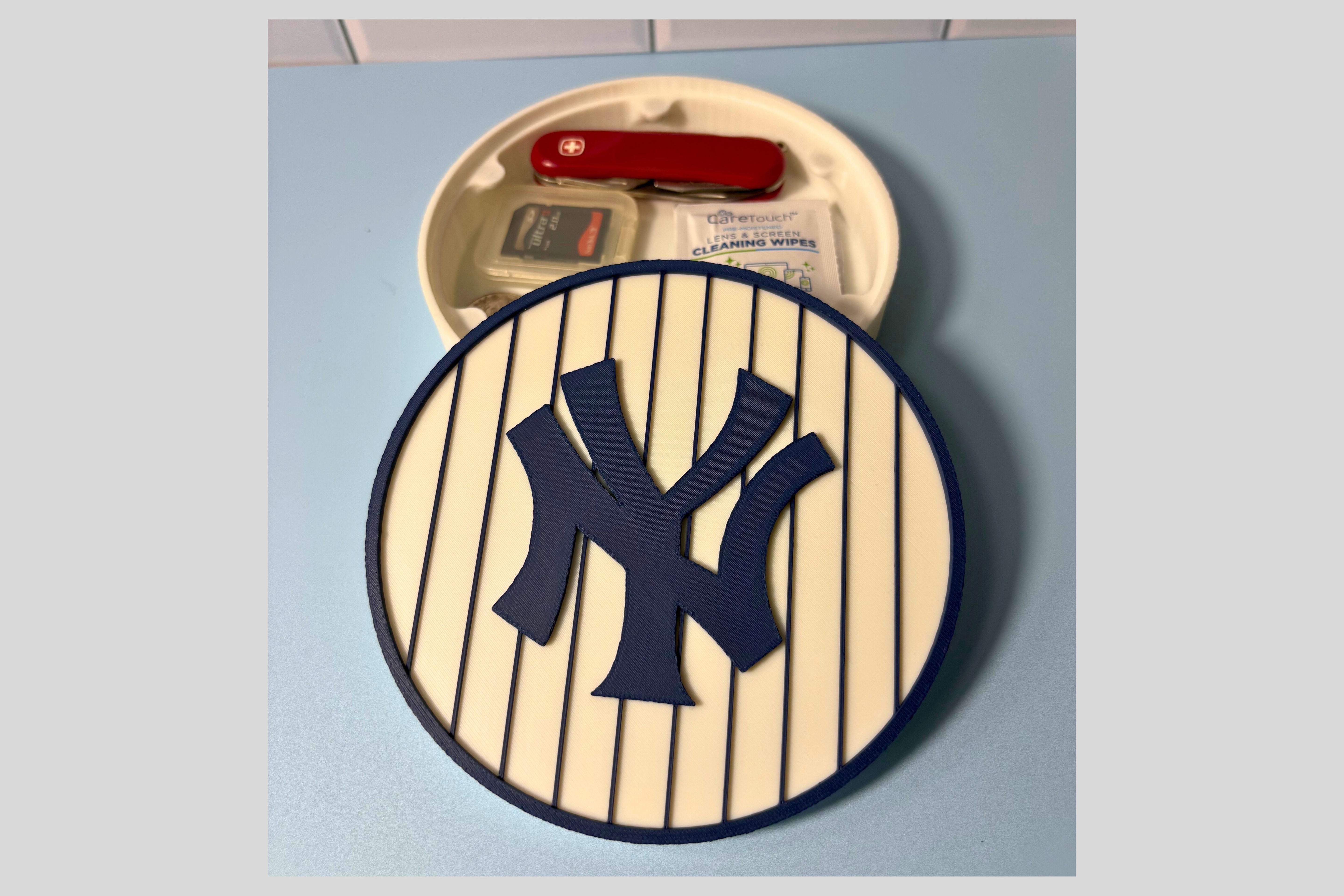 NY Yankees 3D Logo Stash Box: Unique MLB Baseball Fan Gift Tiki-Taka3D