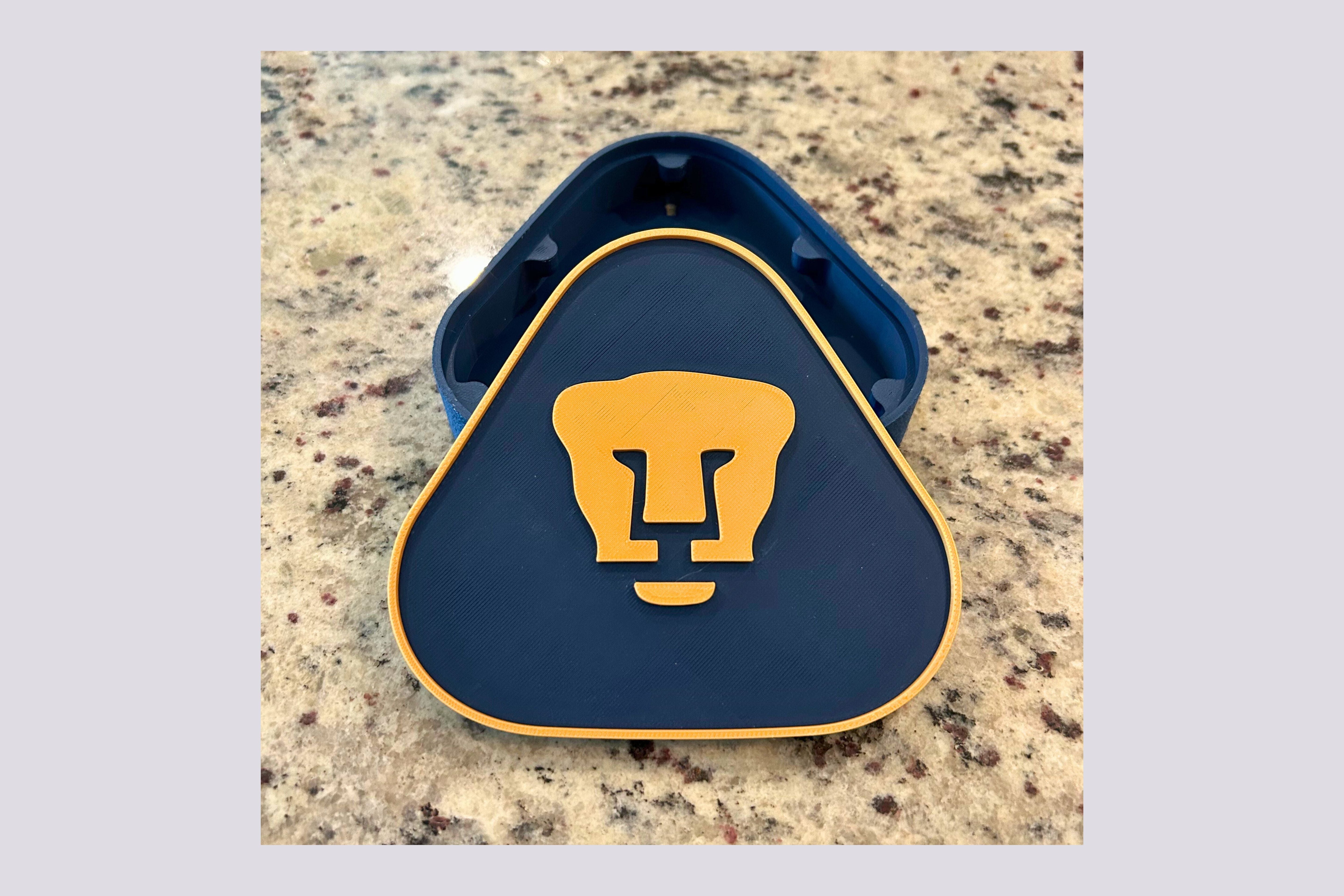 Pumas UNAM 3D Printed Plaque | Universitario Soccer Shield | Customizable NFC | Handmade Mexican Fan Art| Mancave Sign Tiki-Taka3D
