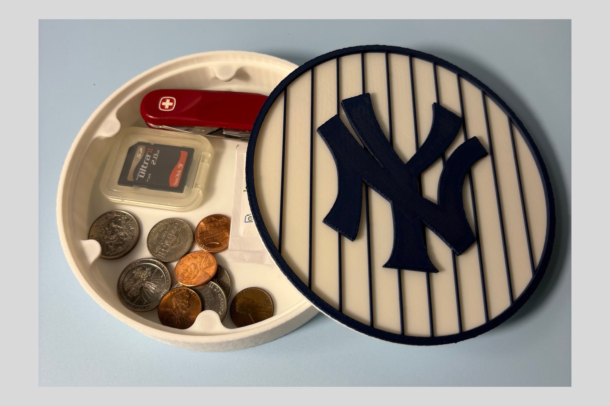 NY Yankees 3D Logo Stash Box: Unique MLB Baseball Fan Gift Tiki-Taka3D