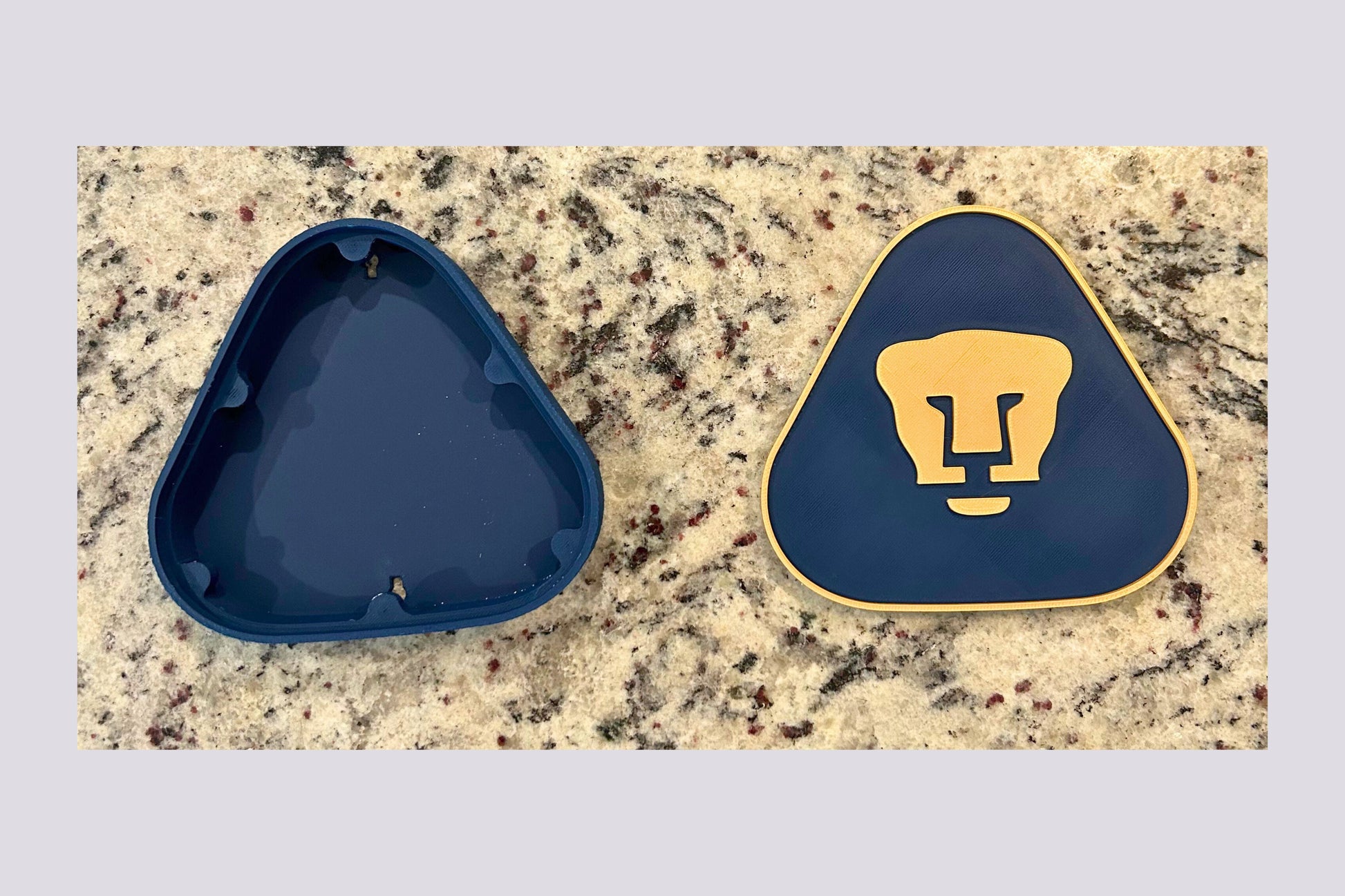 Pumas UNAM 3D Printed Plaque | Universitario Soccer Shield | Customizable NFC | Handmade Mexican Fan Art| Mancave Sign Tiki-Taka3D