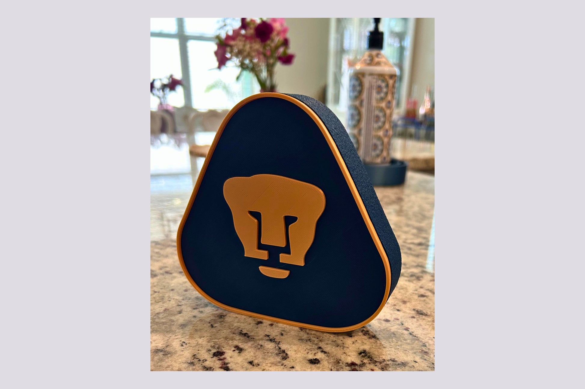 Pumas UNAM 3D Printed Plaque | Universitario Soccer Shield | Customizable NFC | Handmade Mexican Fan Art| Mancave Sign Tiki-Taka3D