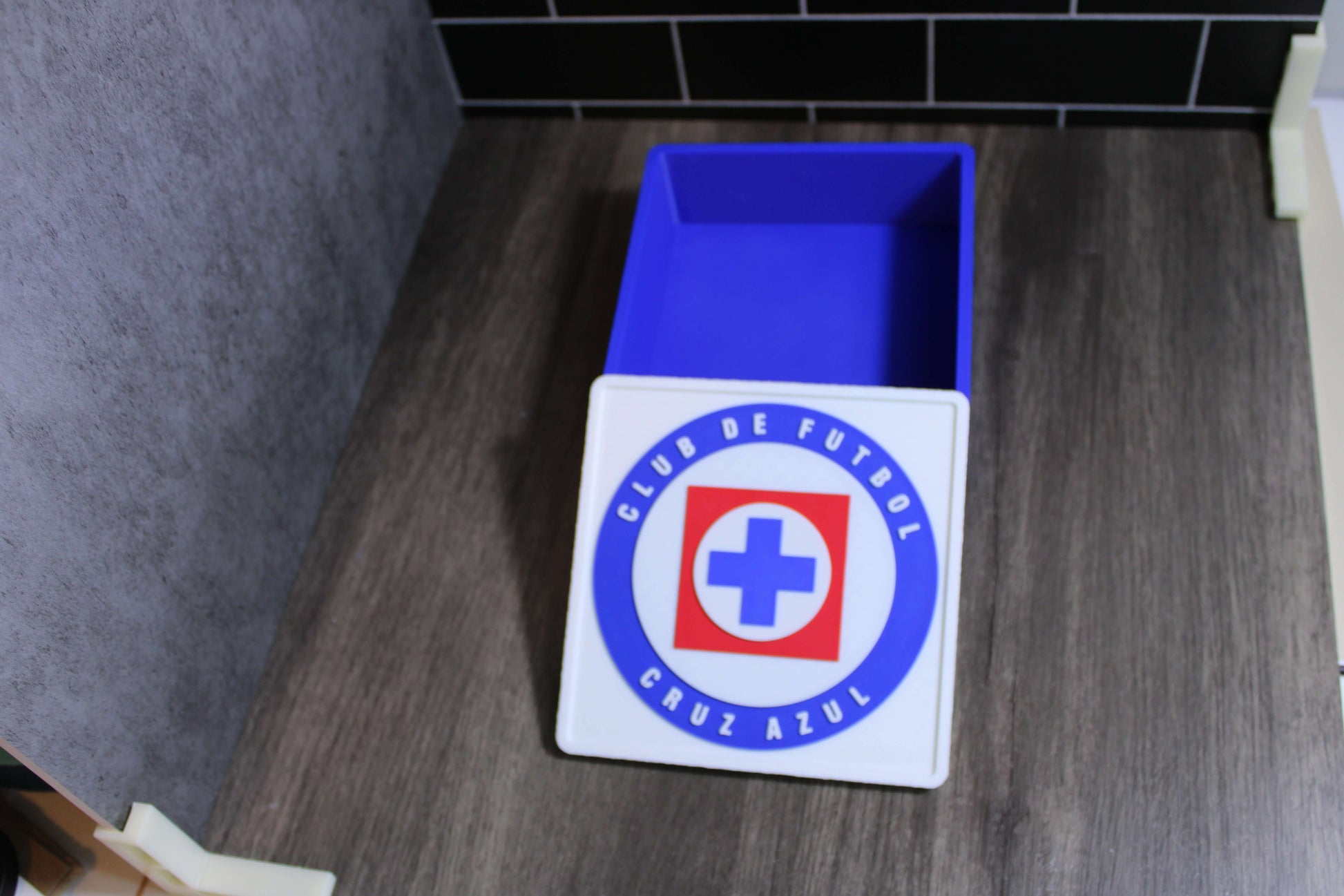 Club de Fútbol Cruz Azul. La Máquina Cementera.Liga MX.  Mejor regalo para un Celeste. Soccer Regalo para papá/hermano/primo/etc. 3D Printed Tiki-Taka3D