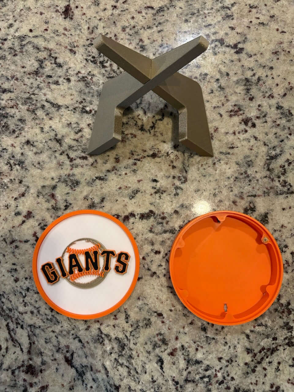 Customized 3D printed San Francisco Giants plaque base with removable decorative cap, vibrant MLB design.