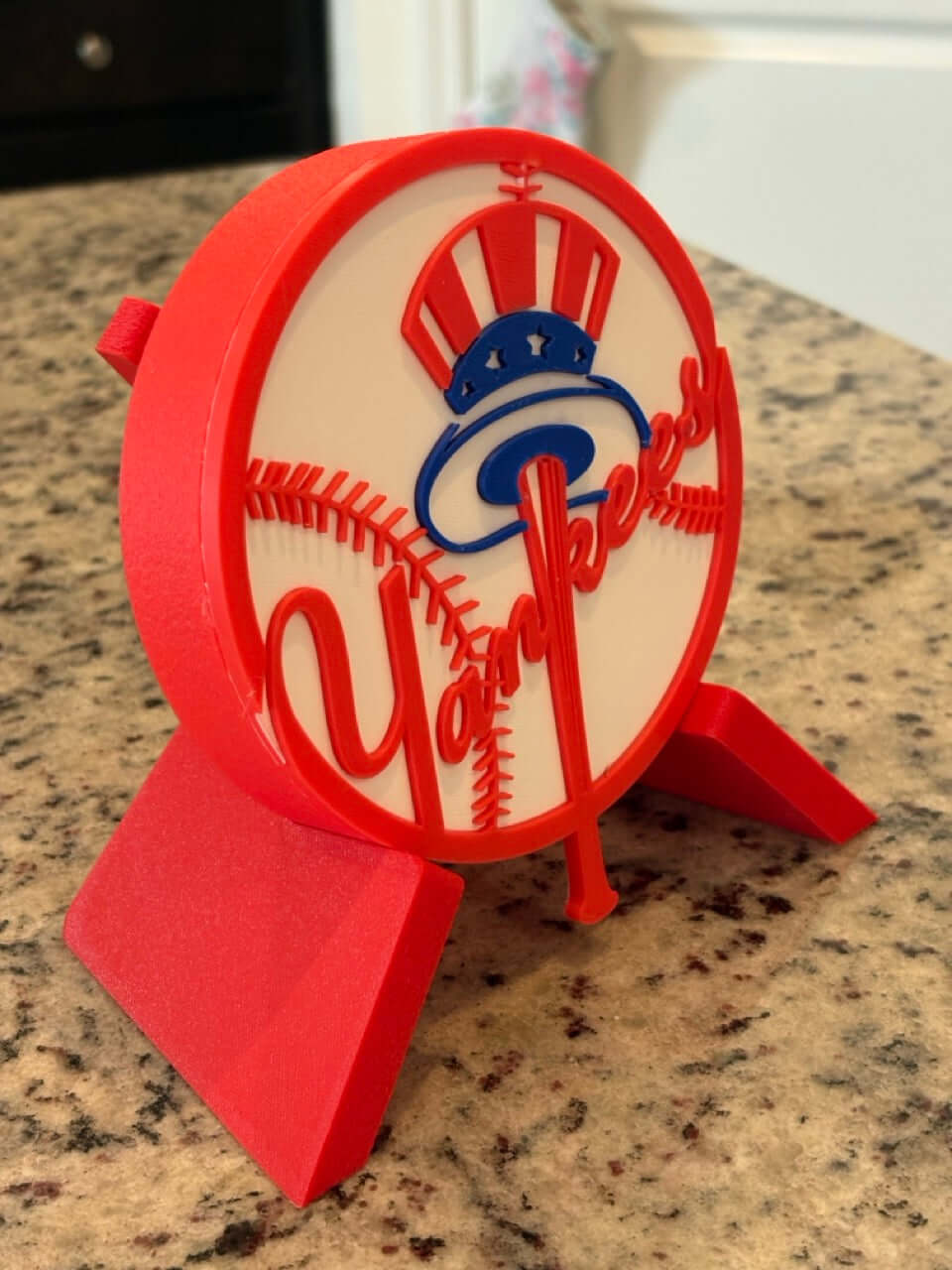 3D printed New York Yankees plaque, vibrant colors, unique sports decor, no assembly required, customizable gift.
