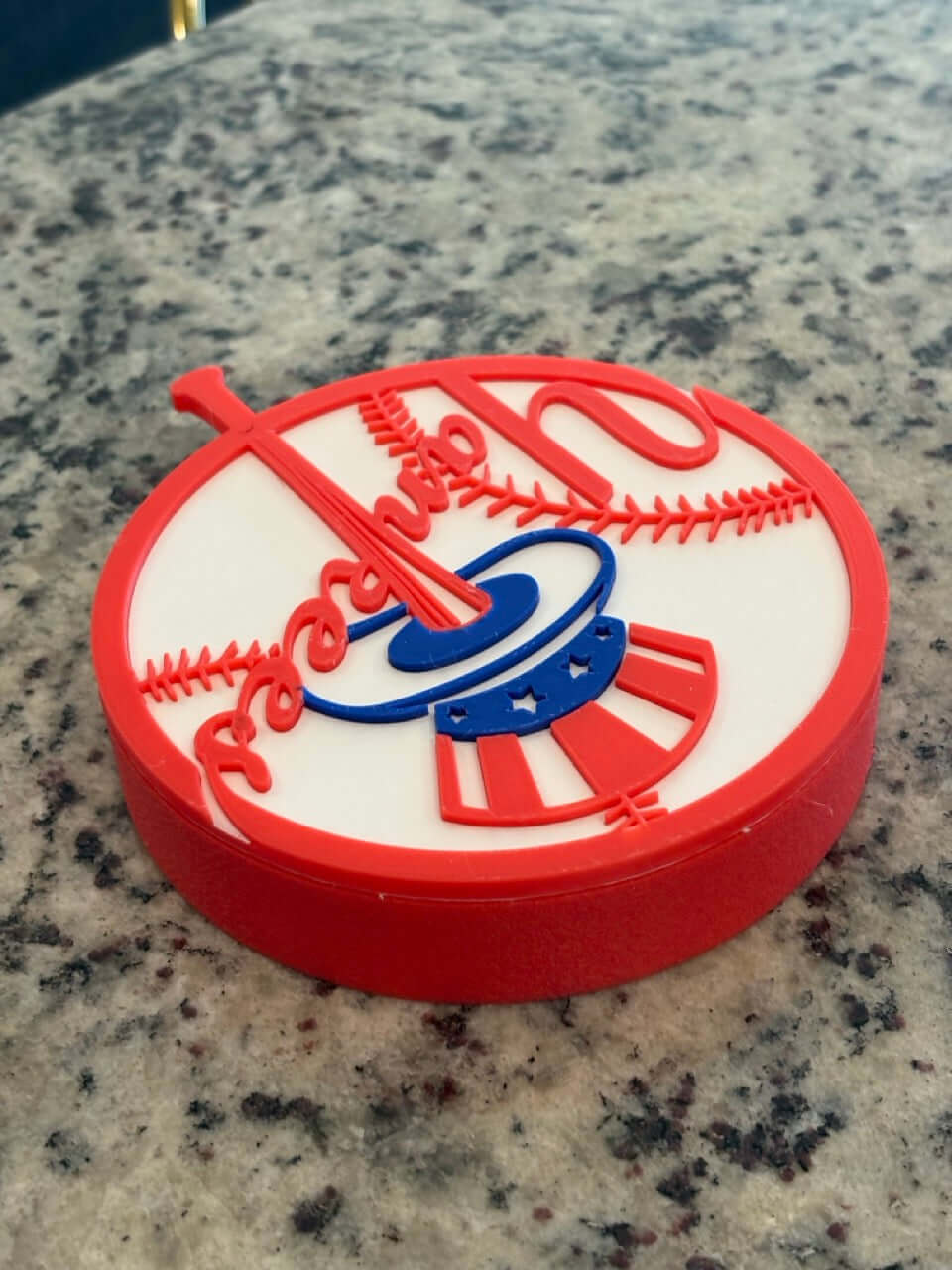 Customized 3D printed New York Yankees plaque in vibrant red and blue, perfect for sports decor and unique gifts.