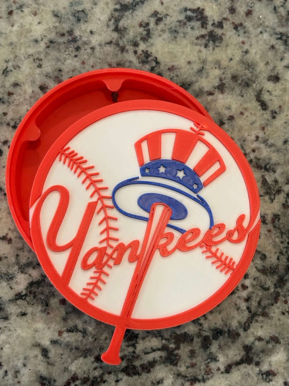 Customized Yankees 3D printed baseball coasters featuring vibrant colors and unique design, perfect for sports decor.