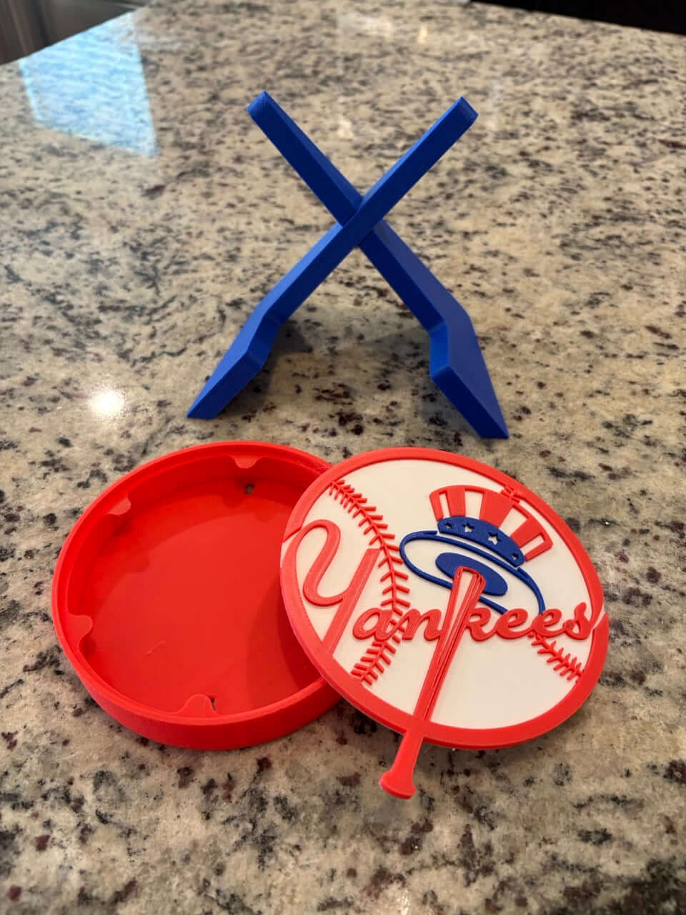 Customized New York Yankees 3D printed plaque with vibrant colors and no assembly required, perfect sports decor.