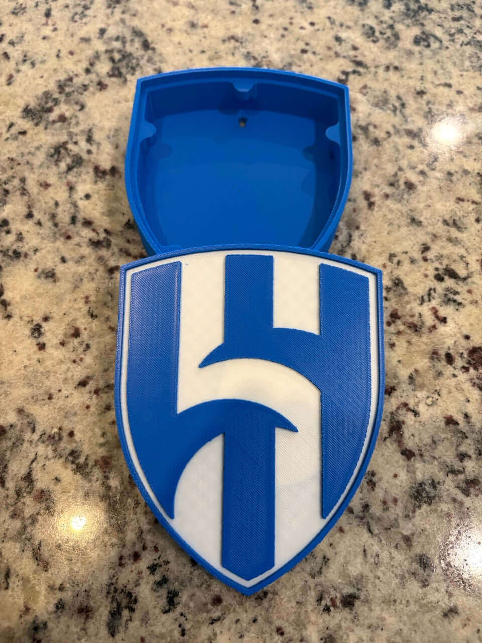 3D printed Al Hilal FC shield plaque, customizable with vibrant colors, perfect for soccer fans.