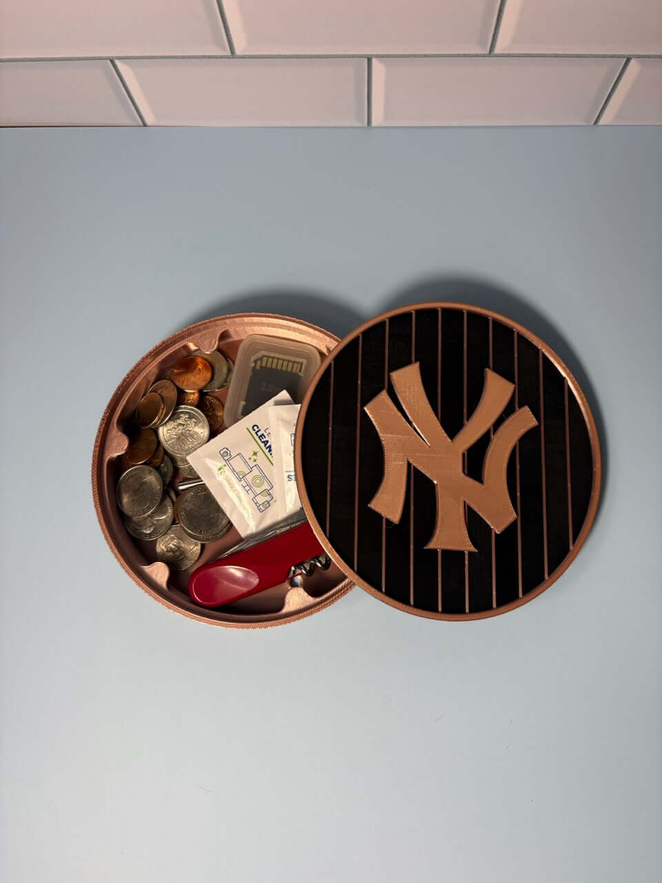 Customized NY Yankees 3D Logo Stash Box: Unique MLB Baseball Fan Gift. Rose Gold and Black Tiki-Taka3D