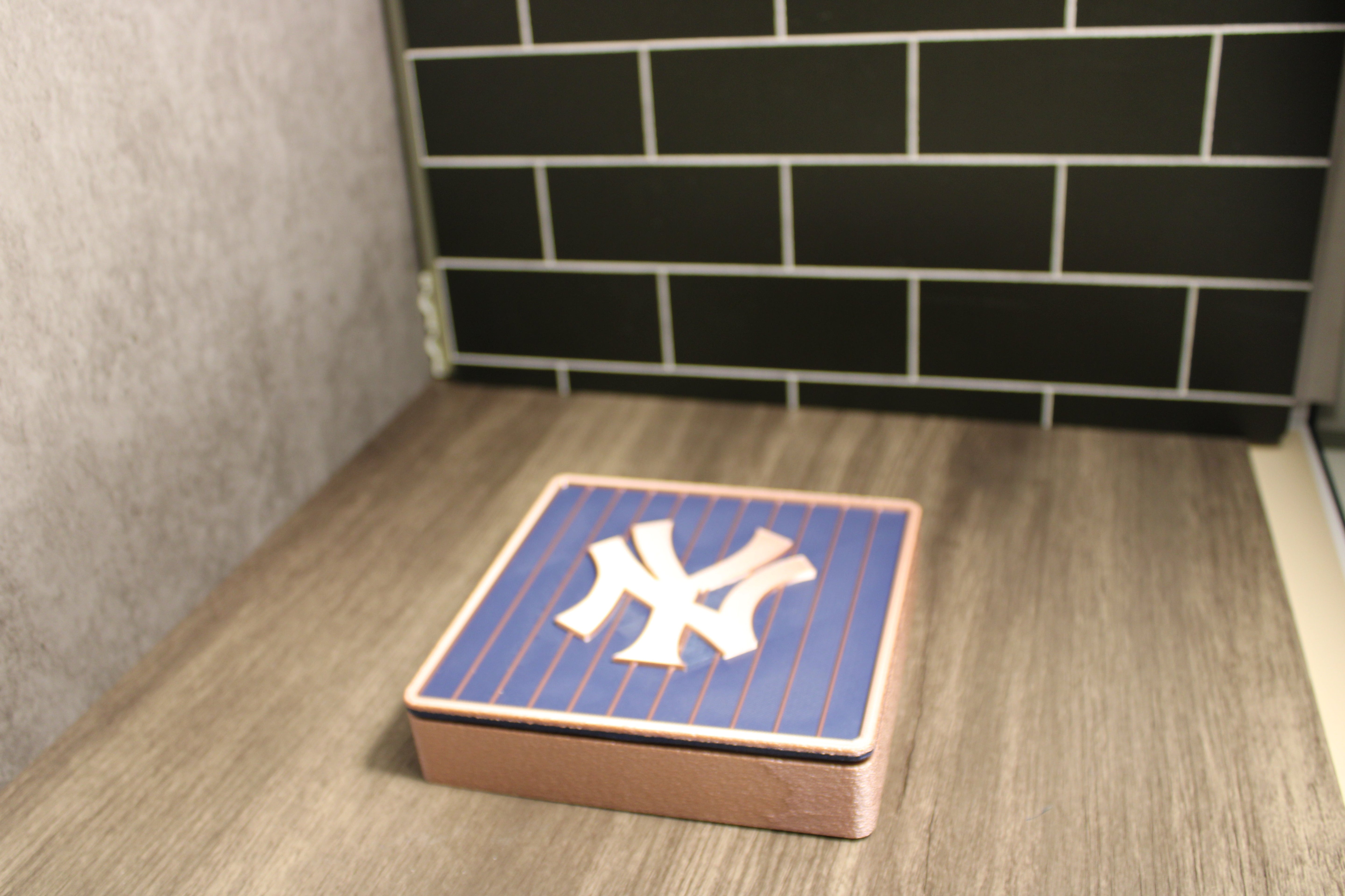 customized NY Yankees stash box: Rose Gold and Black Tiki-Taka3D