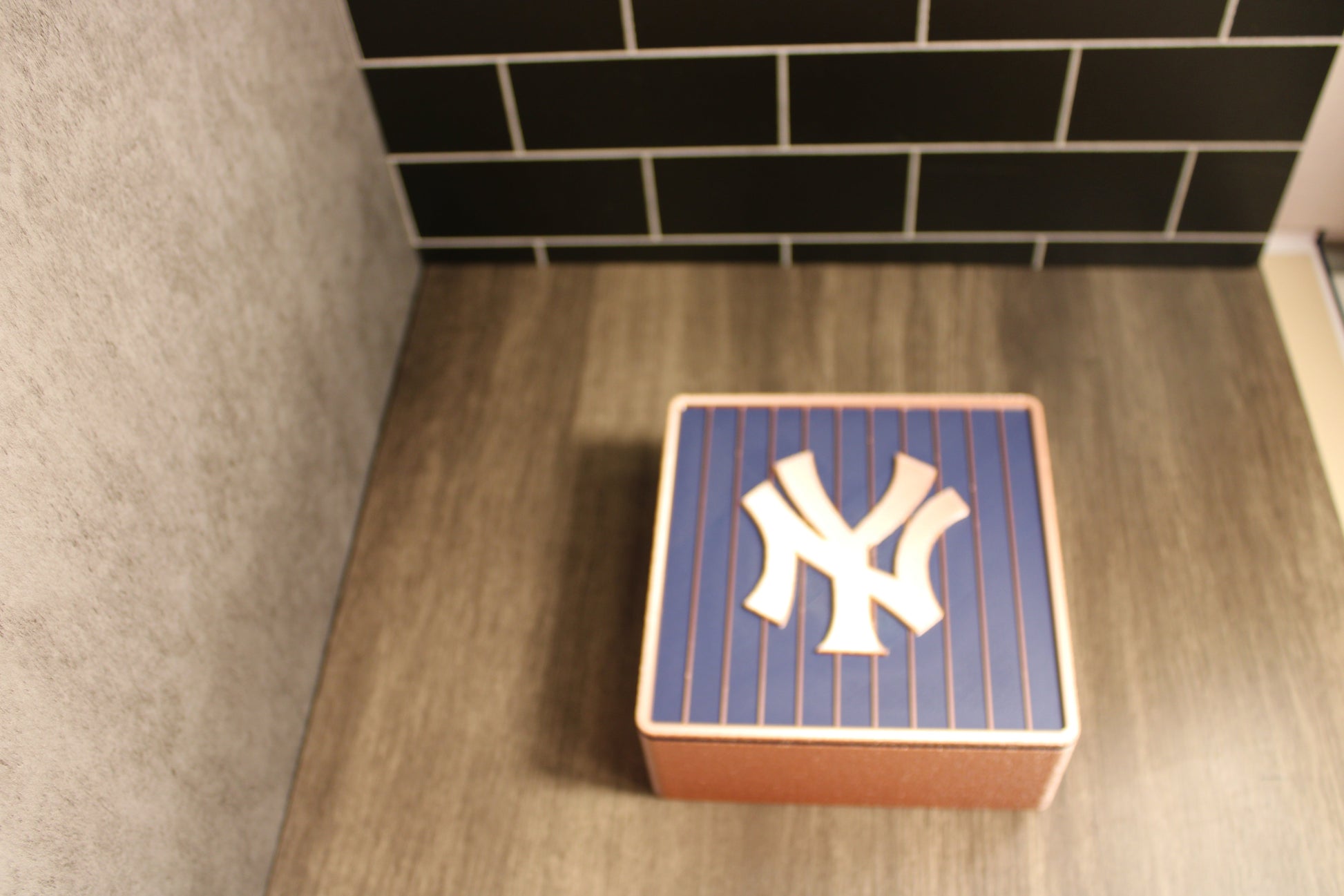 customized NY Yankees stash box: Rose Gold and Black Tiki-Taka3D