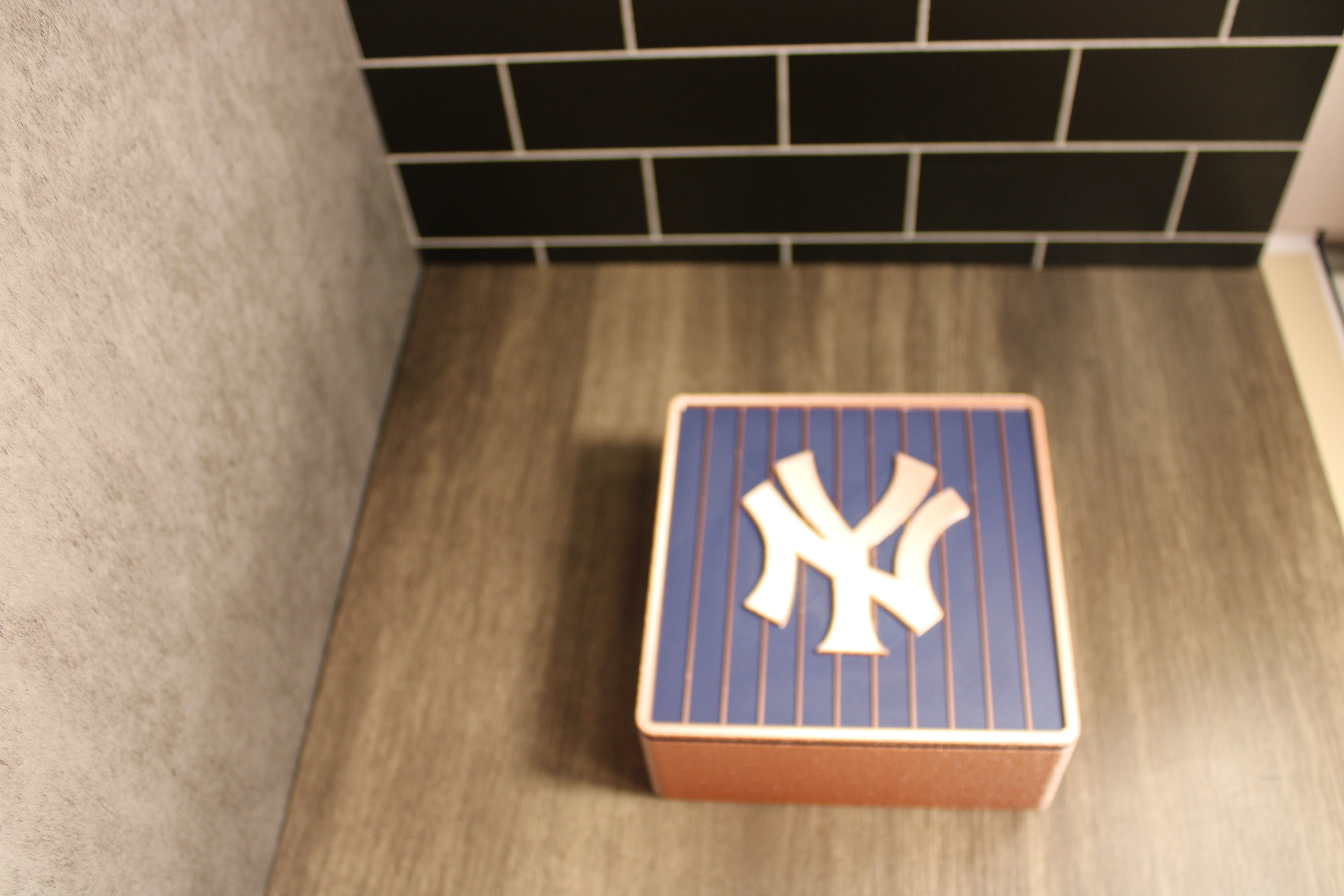 customized NY Yankees stash box: Rose Gold and Black Tiki-Taka3D
