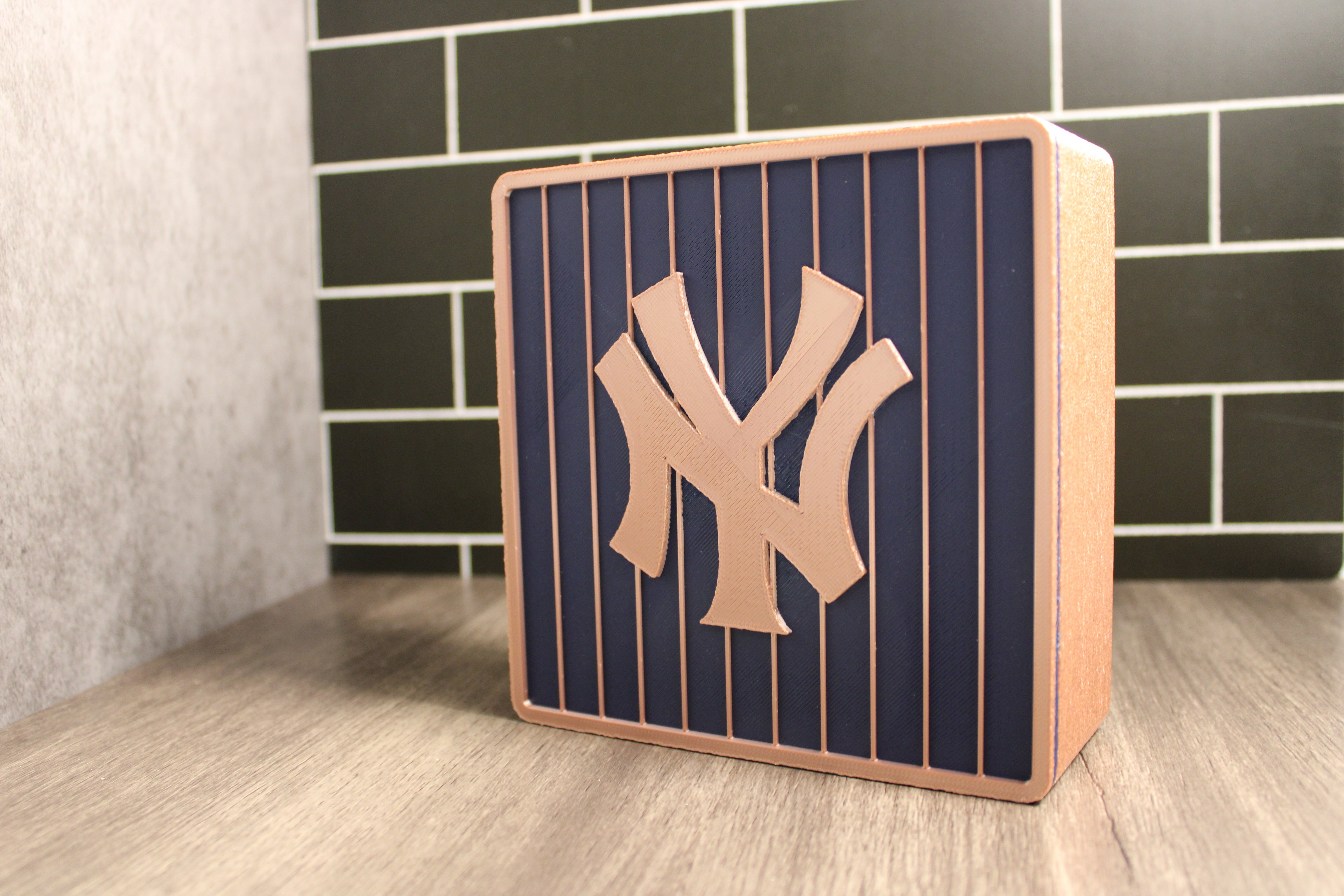 customized NY Yankees stash box: Rose Gold and Black Tiki-Taka3D