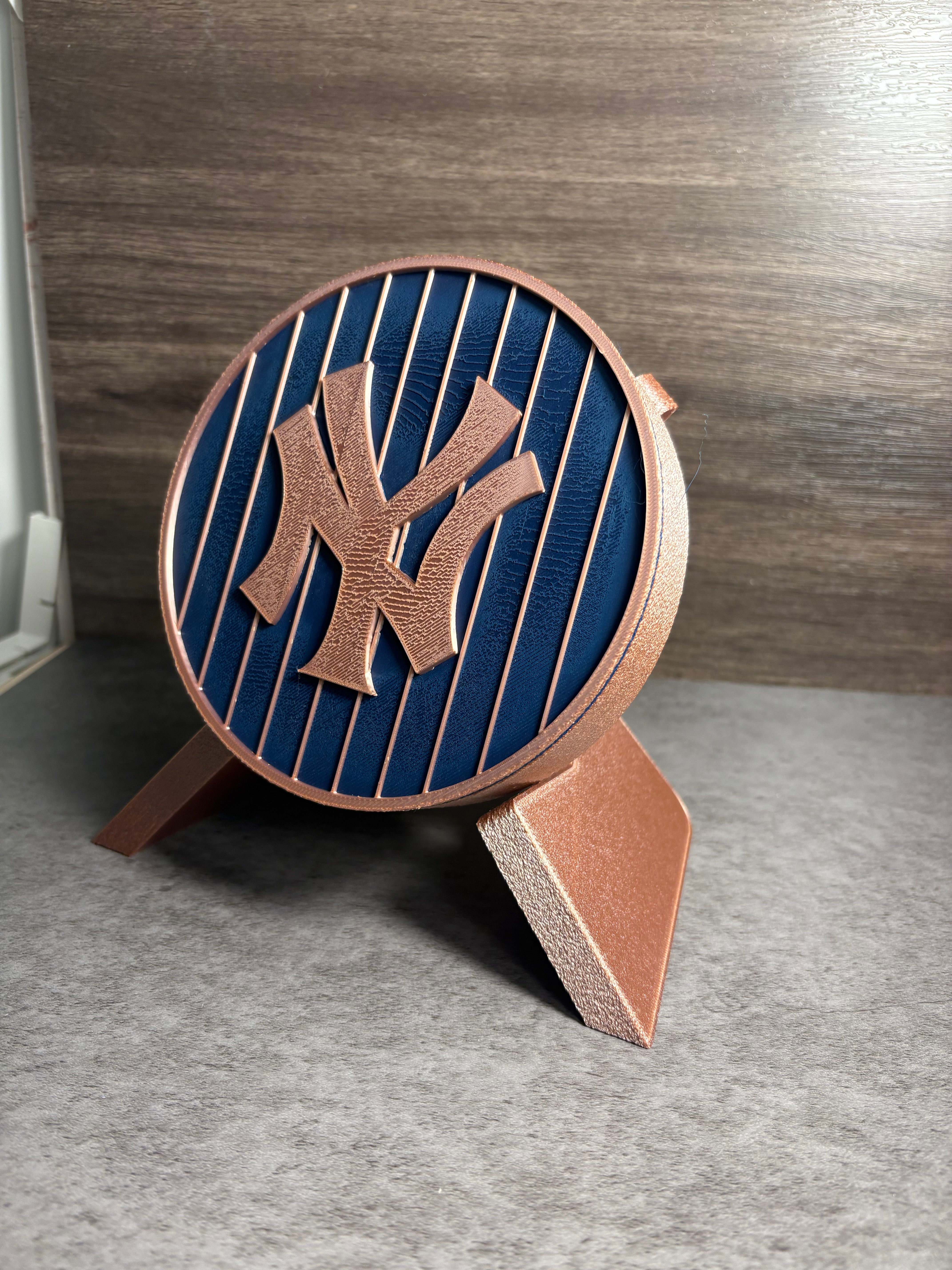 customized NY Yankees stash box: Rose Gold and Black Tiki-Taka3D