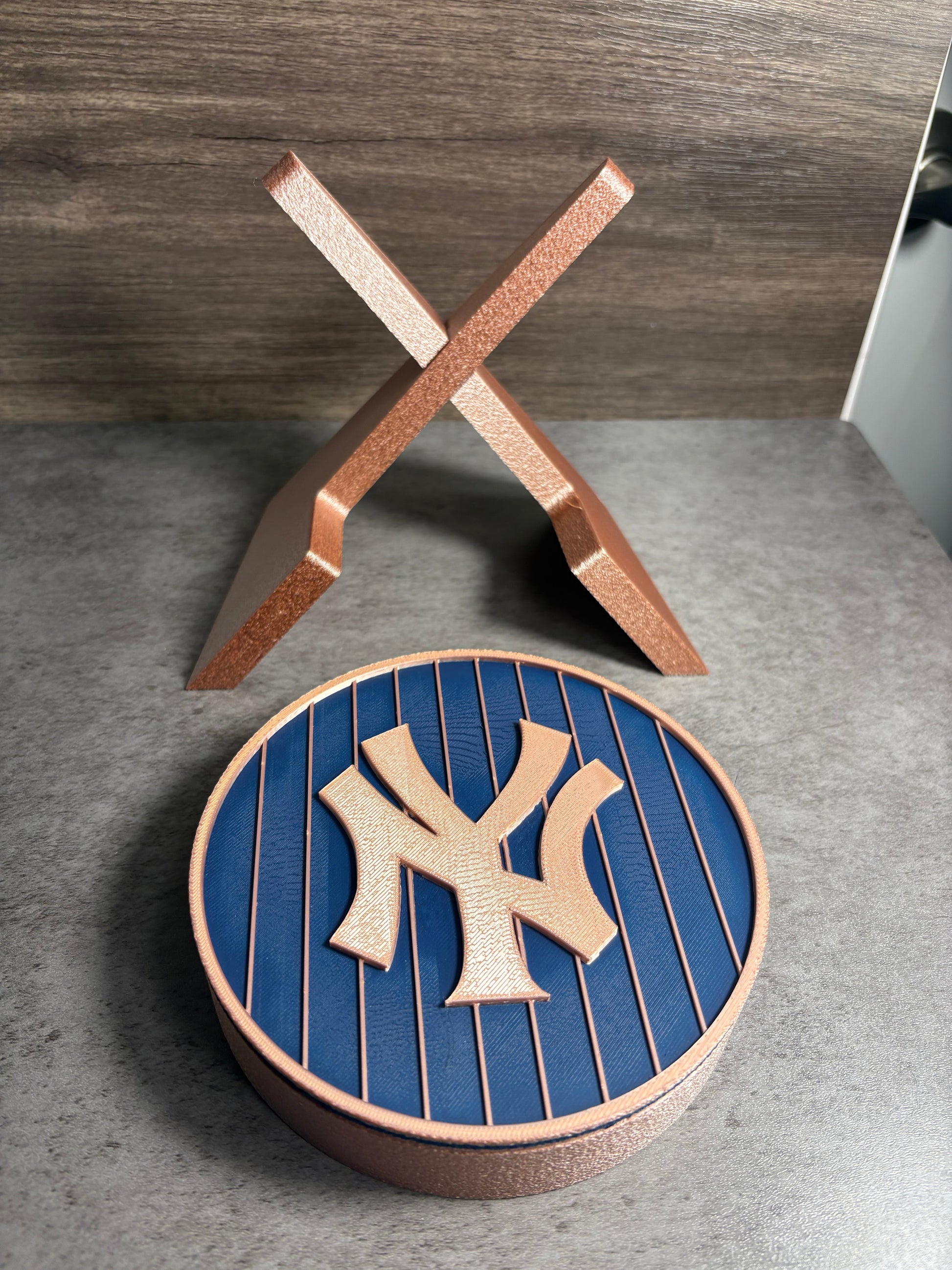 customized NY Yankees stash box: Rose Gold and Black Tiki-Taka3D