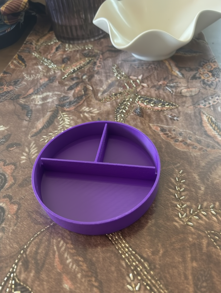 Tigers — divided interior, 3 compartments, team-colored