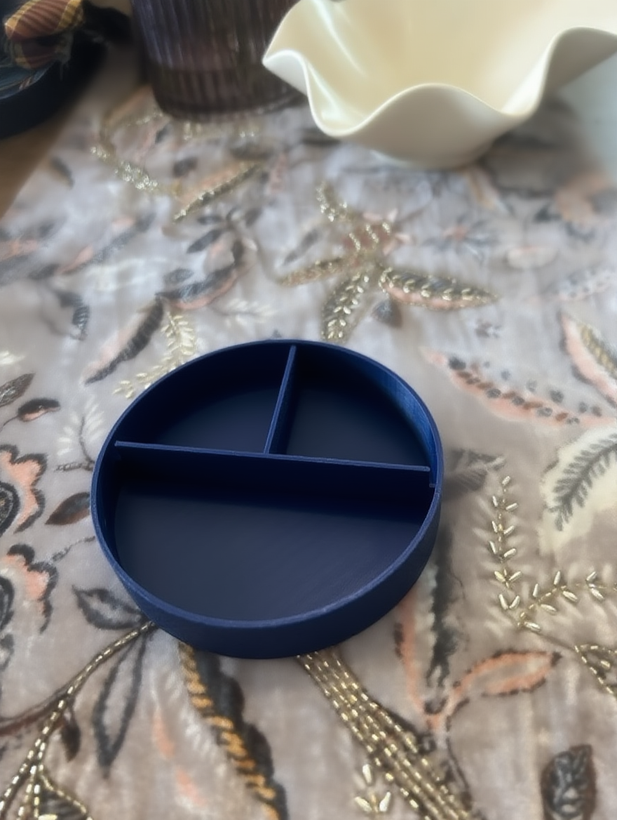 Yankees — divided interior, 3 compartments, team-colored · base color: Blue