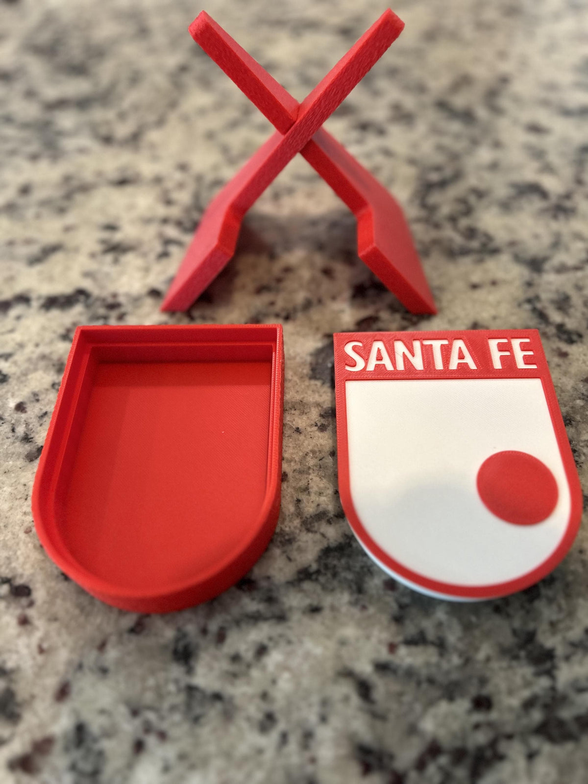 Independiente Santa Fe 3D printed escudo shield display with stand and hidden stash box, regalo hincha cardenal, Colombian soccer fan gift made in USA