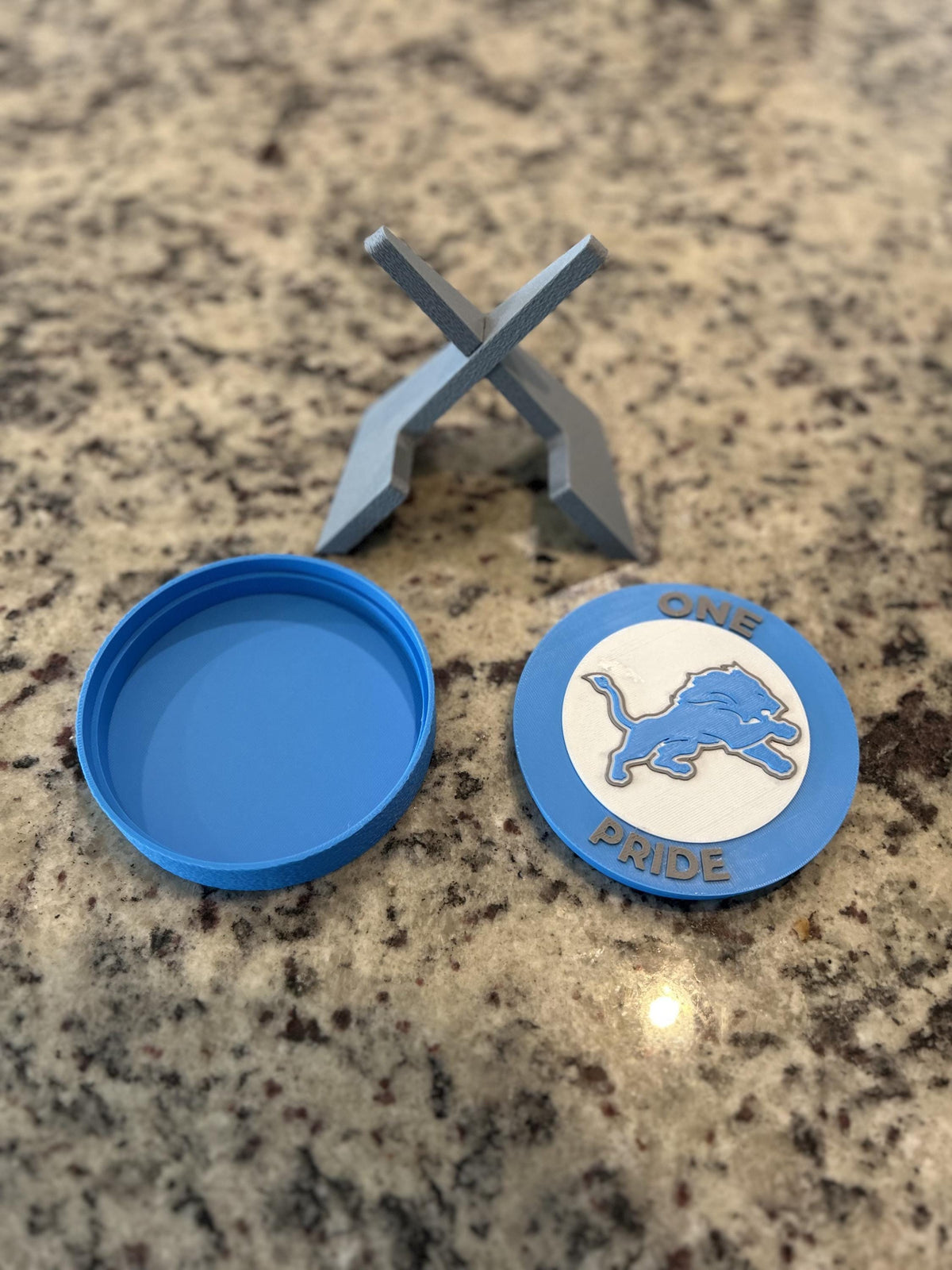Detroit Lions 3D printed round display medallion with stand and hidden stash boxOne Pride NFL fan gift, made in USA