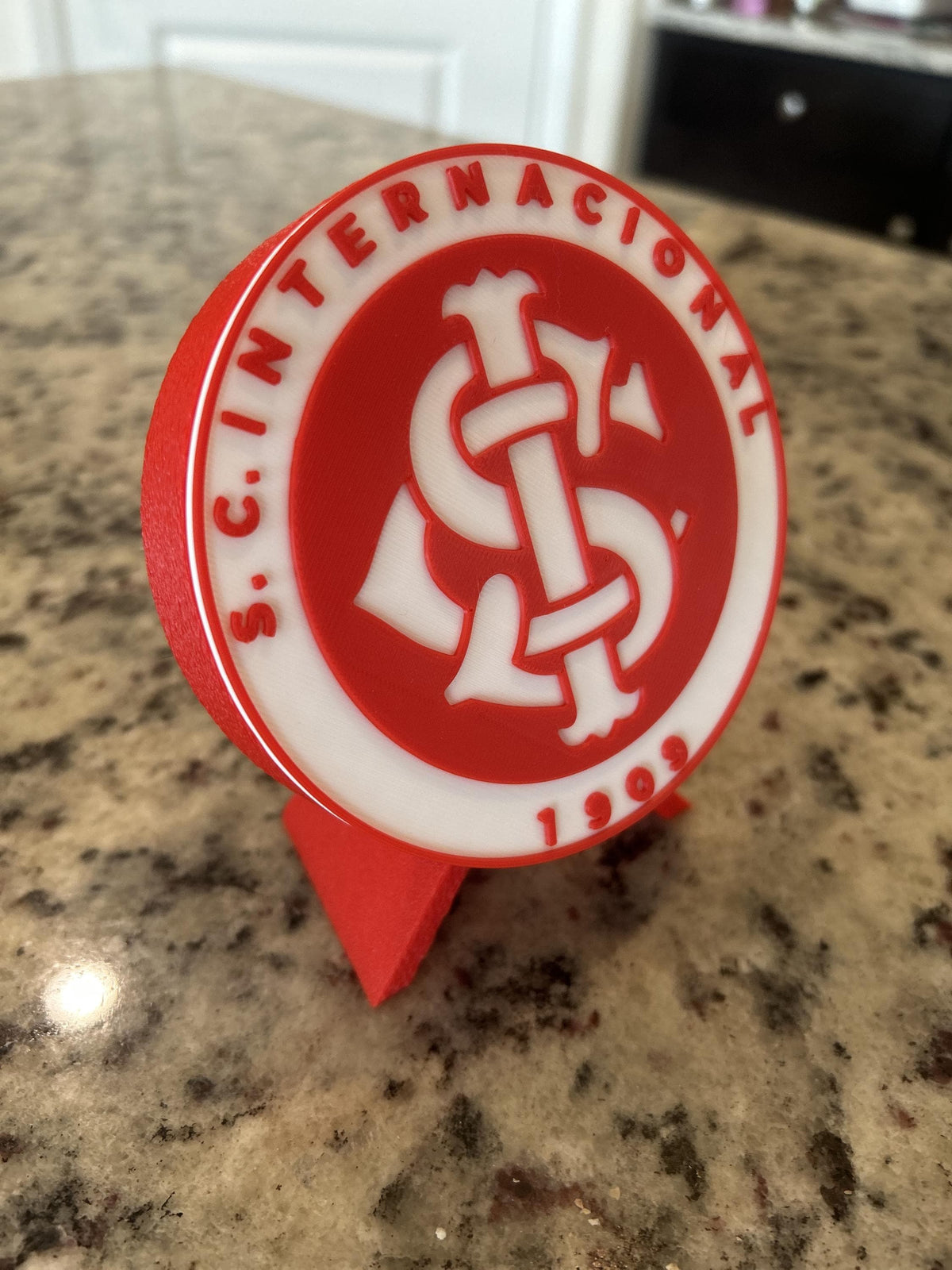 SC Internacional 3D printed round display medallion with stand and hidden stash box, presente torcedor Colorado, Brazilian soccer fan gift made in USA