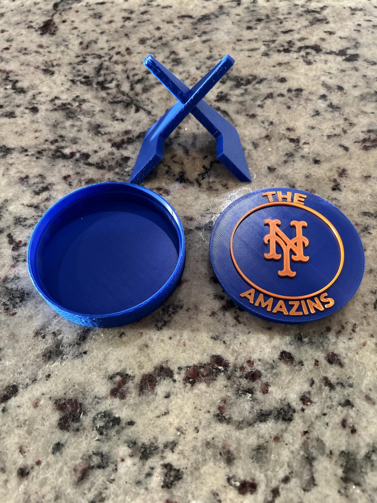 New York Mets Amazins 3D printed round display medallion with stand and hidden stash boxLets Go Mets MLB baseball fan gift, made in USA