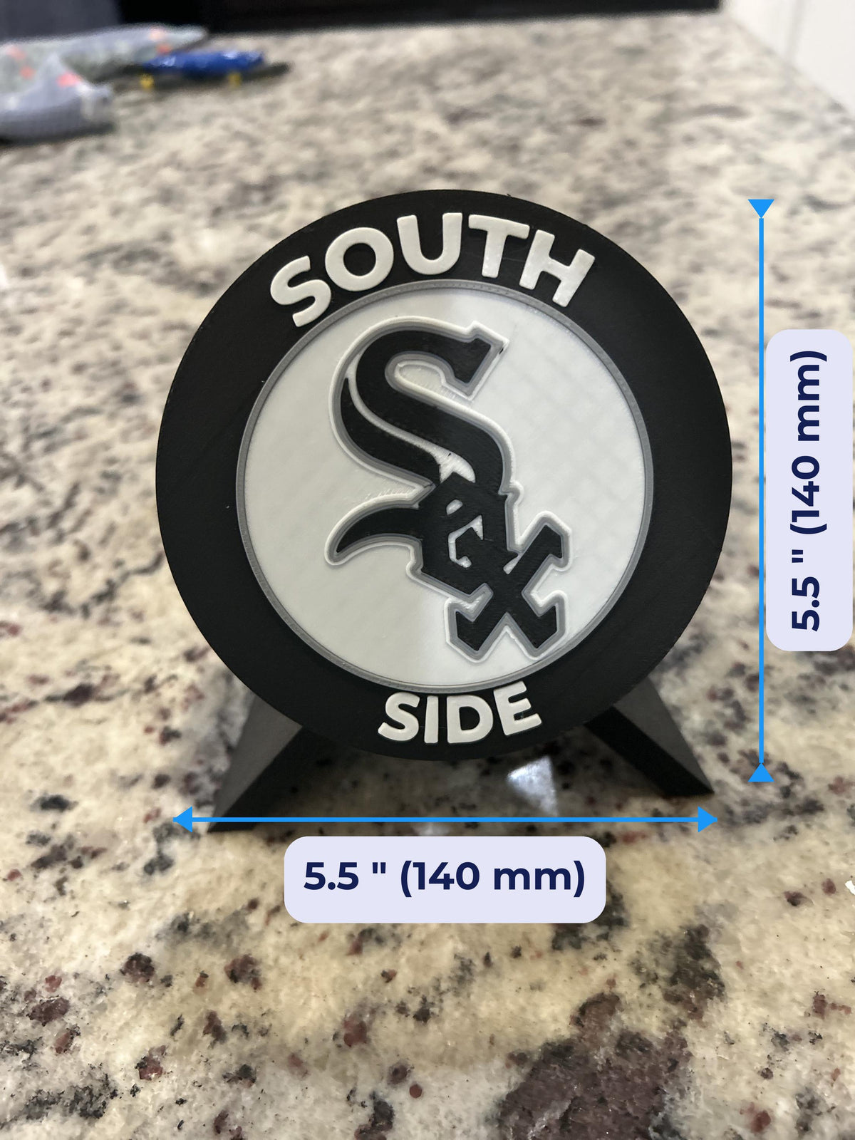 Size guide: Chicago White Sox round medallion 5.5 inches (140 mm) across and about 1 inch deep on the stand