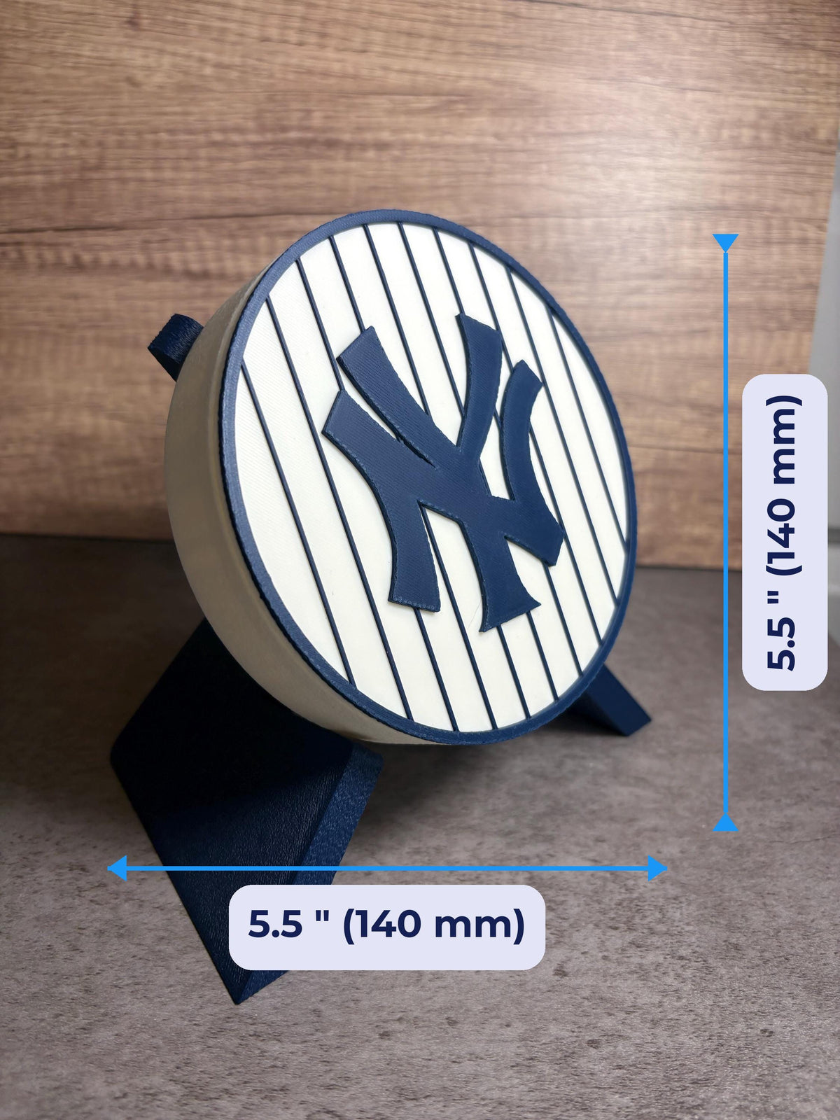 Yankees 3D Printed Pinstri 3D printed display size chart, 5.5 inch 140 mm diameter round medallion with stand