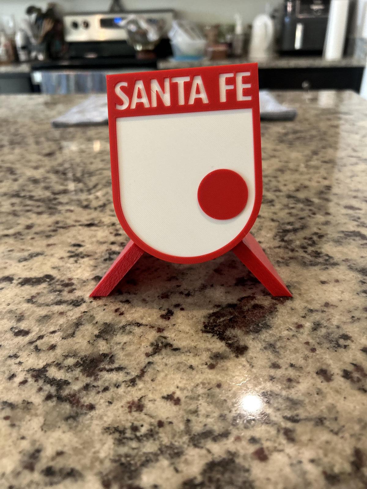 Independiente Santa Fe 3D printed escudo shield display with stand and hidden stash box, regalo hincha cardenal, Colombian soccer fan gift made in USA