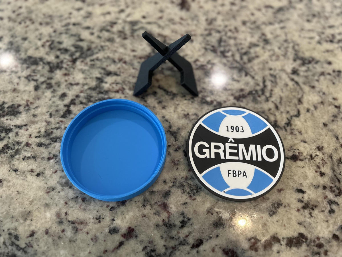 Gremio 3D printed round display medallion with stand and hidden stash box, presente torcedor Tricolor Gaucho, Brazilian soccer fan gift made in USA