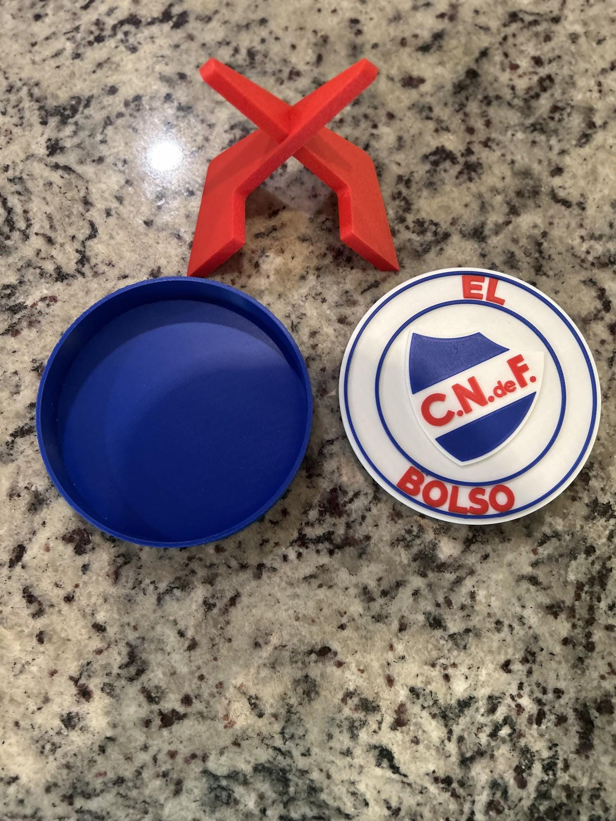 Nacional de Uruguay 3D printed round display medallion with stand and hidden stash boxEl Bolso Uruguay soccer fan gift, made in USA
