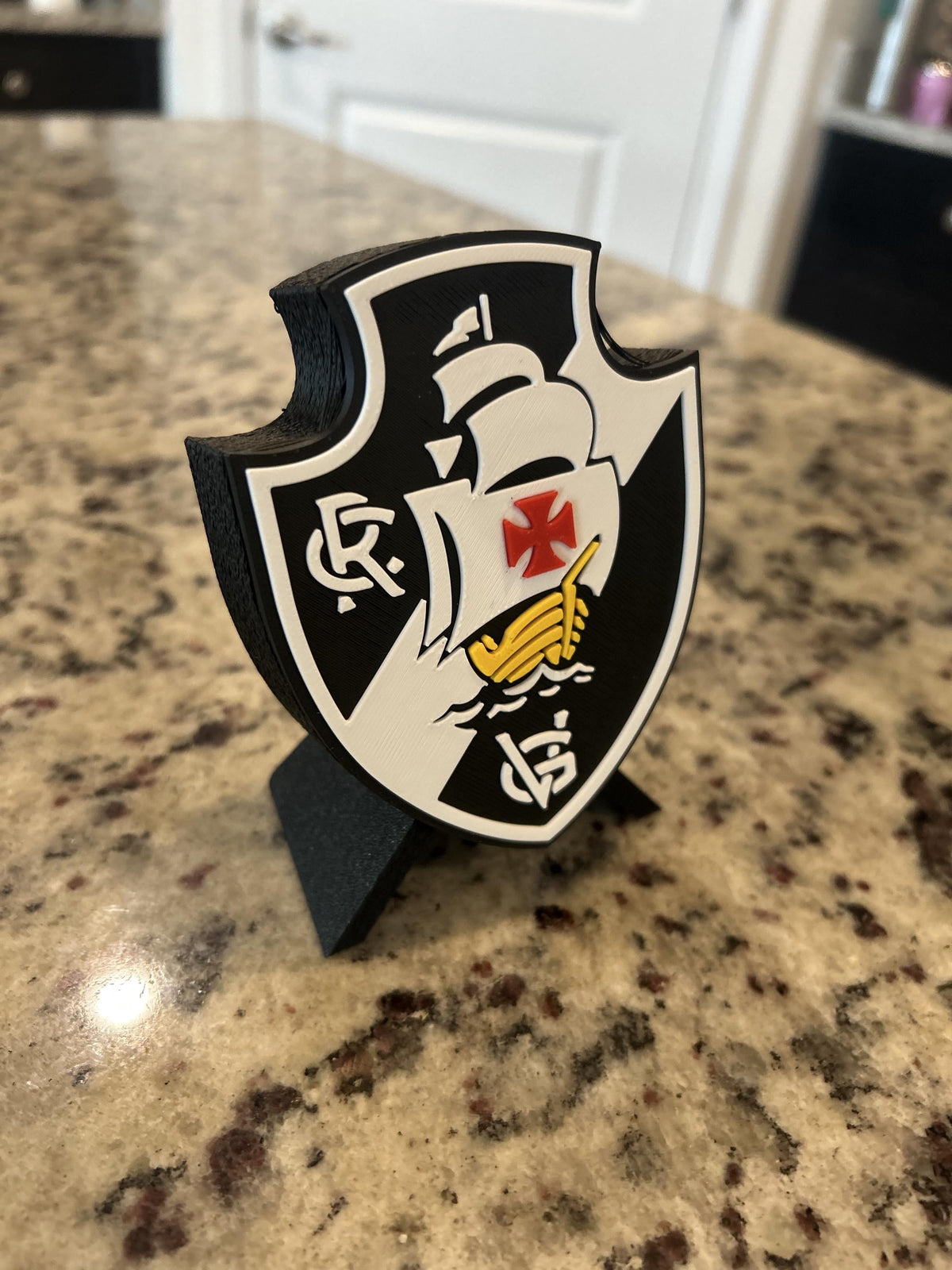 Vasco da Gama 3D printed escudo shield display with stand and hidden stash box, presente torcedor Cruzmaltino, Brazilian soccer fan gift made in USA