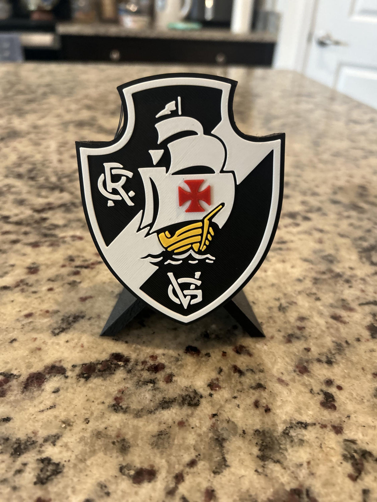 Vasco da Gama 3D printed escudo shield display with stand and hidden stash box, presente torcedor Cruzmaltino, Brazilian soccer fan gift made in USA