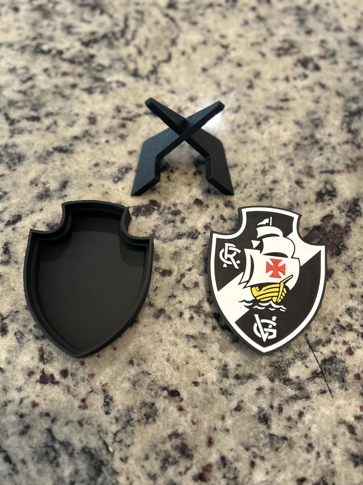 Vasco da Gama 3D printed escudo shield display with stand and hidden stash box, presente torcedor Cruzmaltino, Brazilian soccer fan gift made in USA