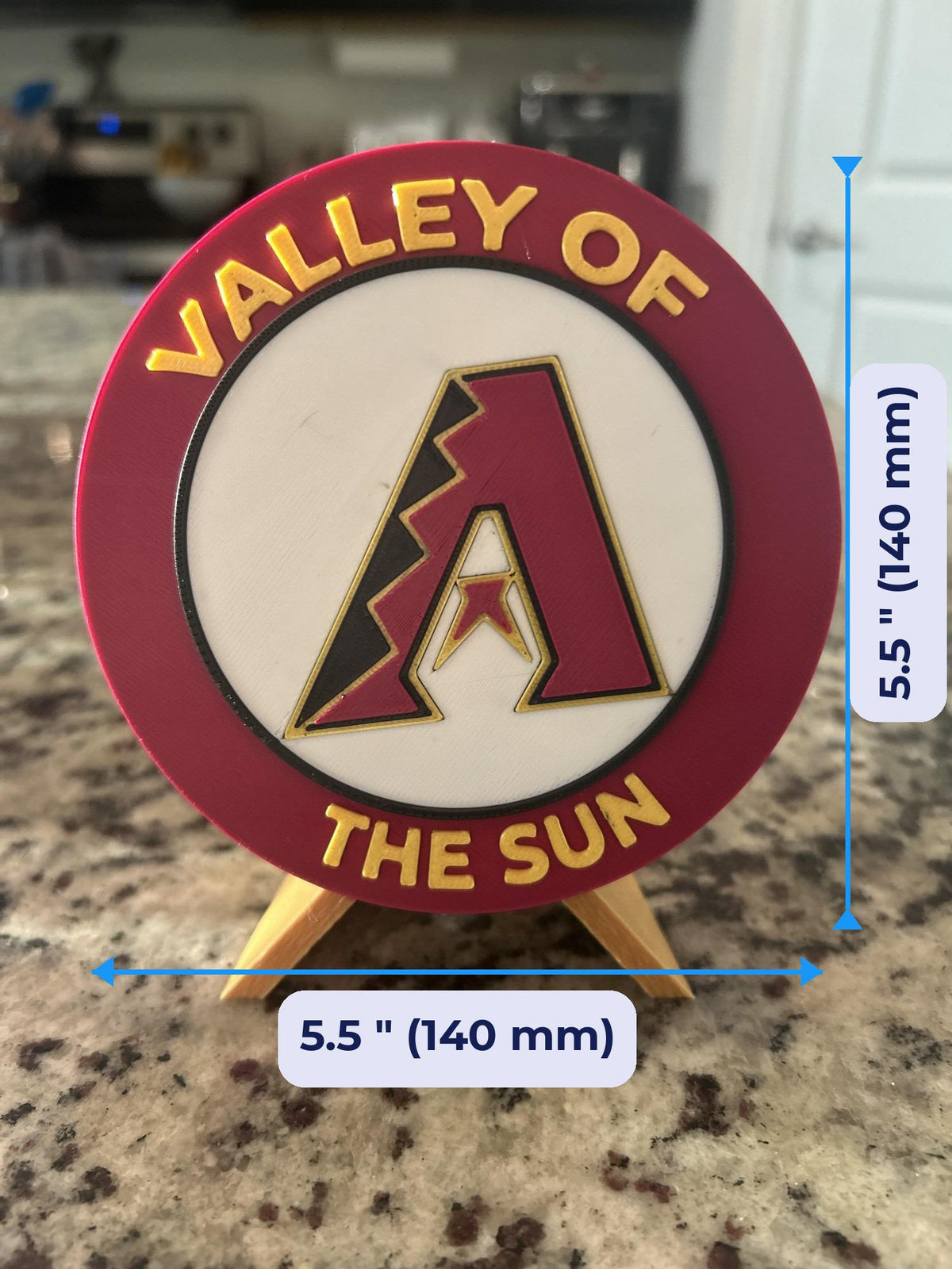 Size guide: Arizona Diamondbacks Personalized Desk Display with Stand