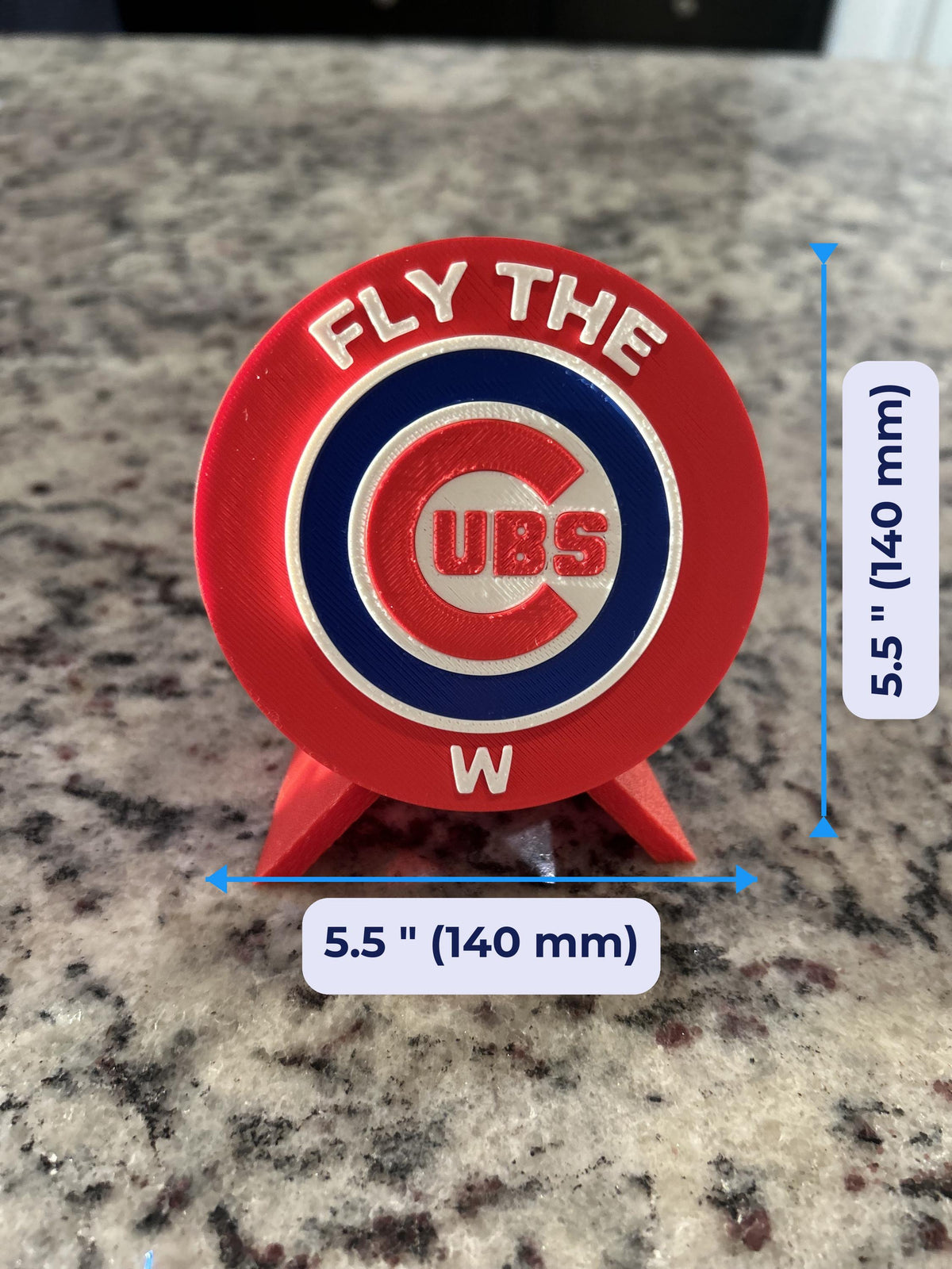 Size guide: cubs round medallion is 5.5 inches (140 mm) across and about 1 inch (25 mm) deep on the display stand
