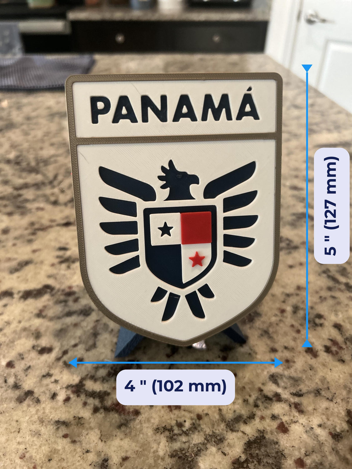 Size guide: Panama 3D printed crest is about 5 inches (127 mm) tall on the stand