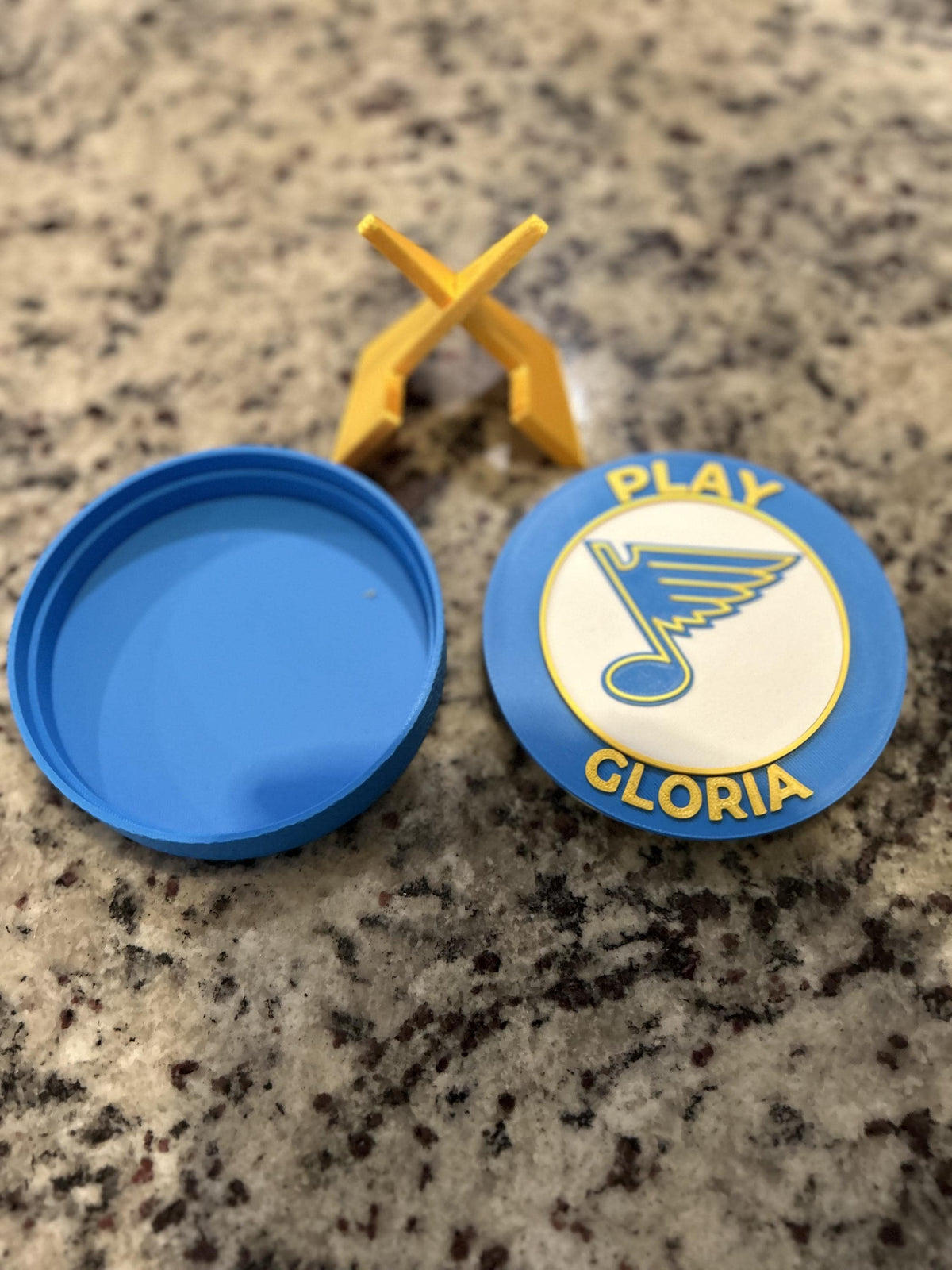 St Louis Blues 3D printed round display medallion with stand and hidden stash boxPlay Gloria NHL hockey fan gift, made in USA