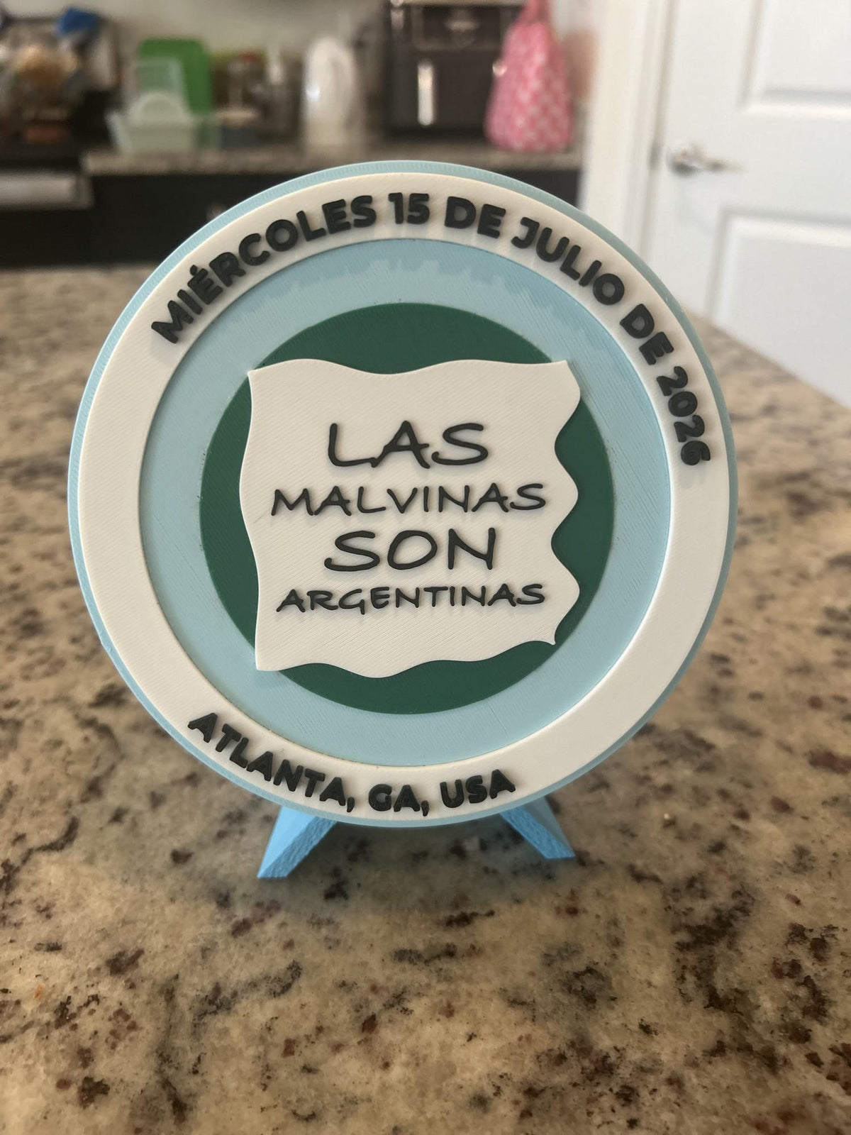Las Malvinas Son Argentinas 3D printed commemorative display medallion with stand and stash box, Argentina flag banner, made in USA