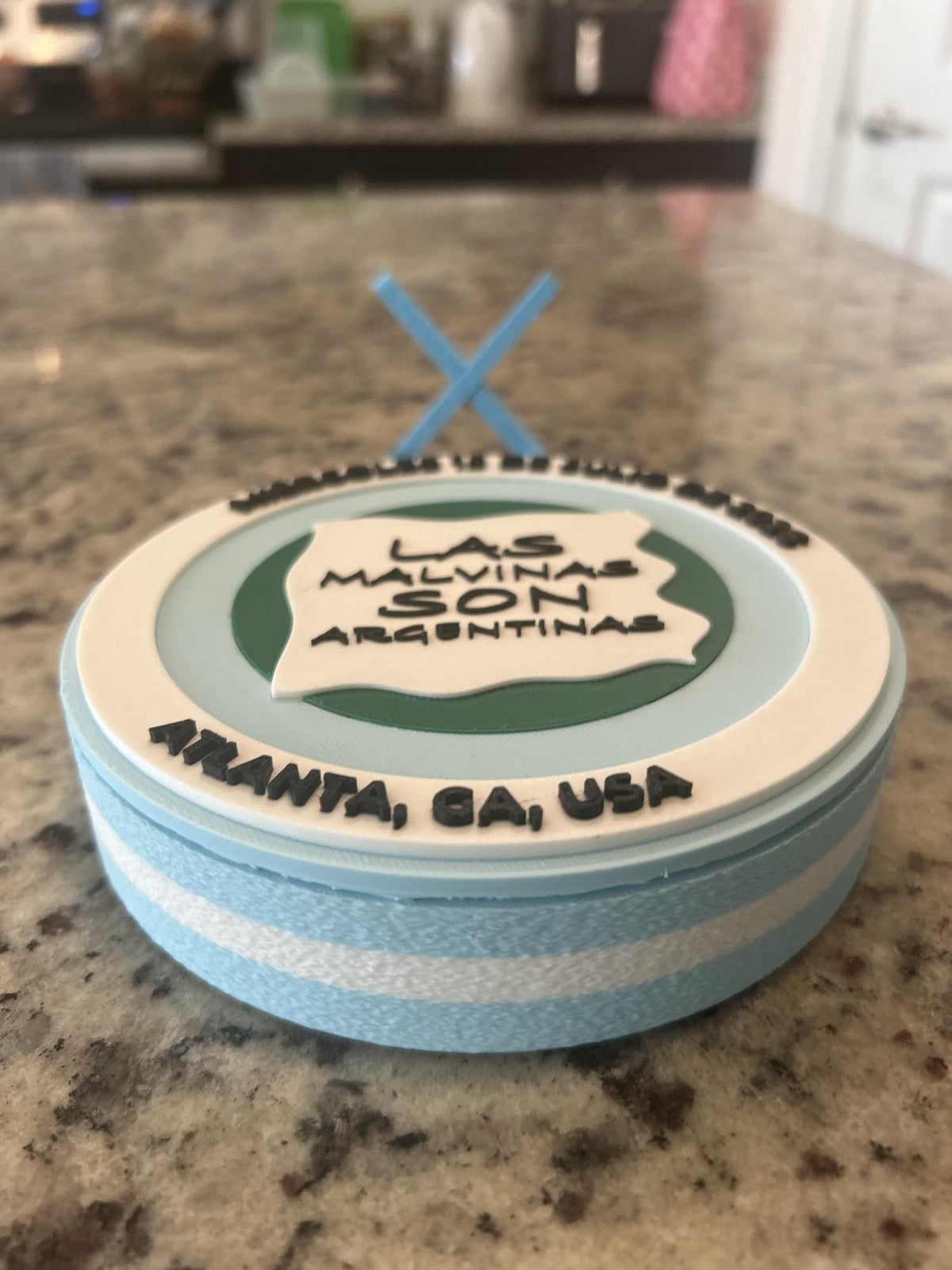 Las Malvinas Son Argentinas 3D printed commemorative display medallion with stand and stash box, Argentina flag banner, made in USA