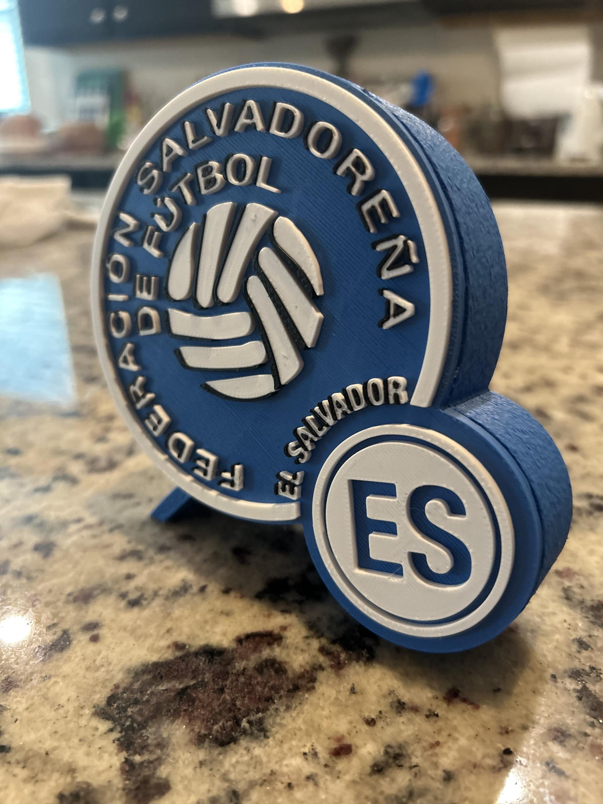 El Salvador La Selecta 3D printed round crest display with stand and hidden stash boxSalvadoran national team soccer fan gift, made in USA