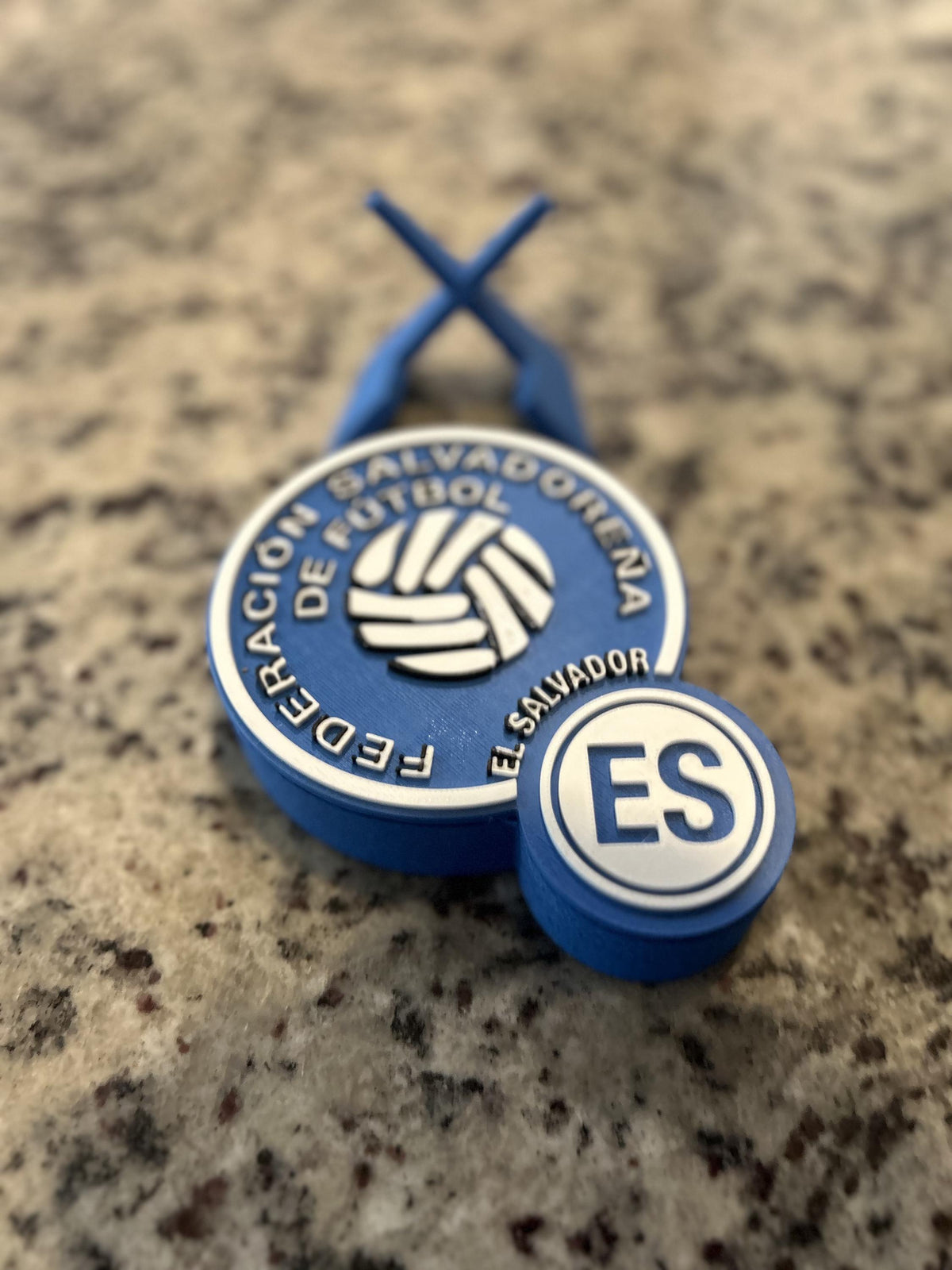 El Salvador La Selecta 3D printed round crest display with stand and hidden stash boxSalvadoran national team soccer fan gift, made in USA