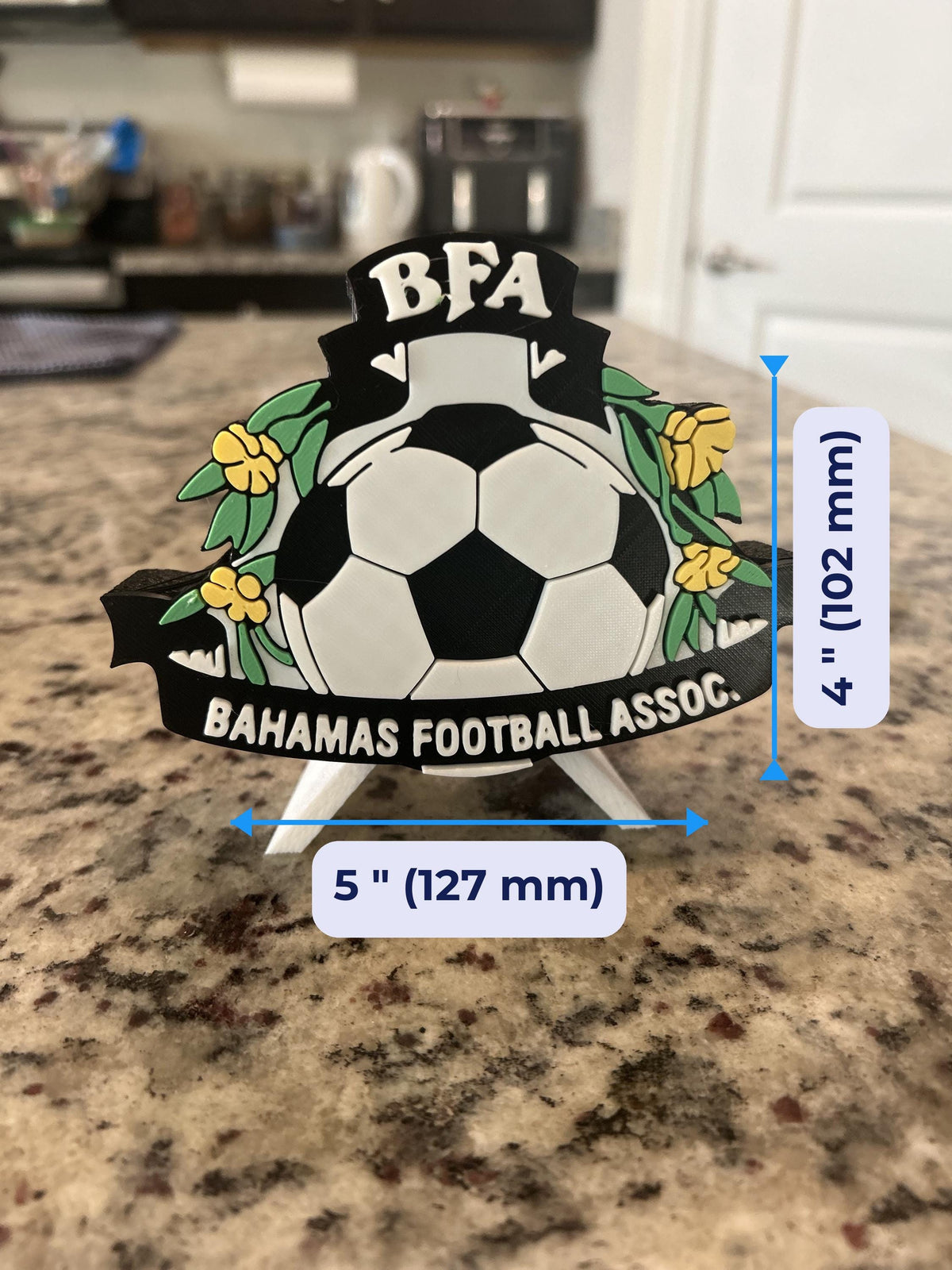 Size guide: Bahamas 3D printed crest is about 5 inches (127 mm) wide on the stand