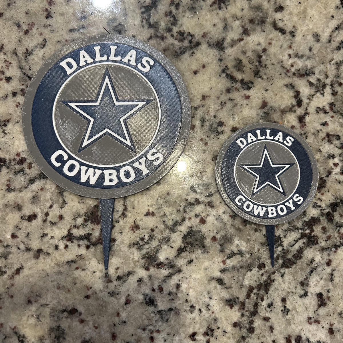 Dallas Cowboys 3D printed cake topper and cupcake toppers, food-grade PETG star disc, NFL football birthday party decor, made in USA
