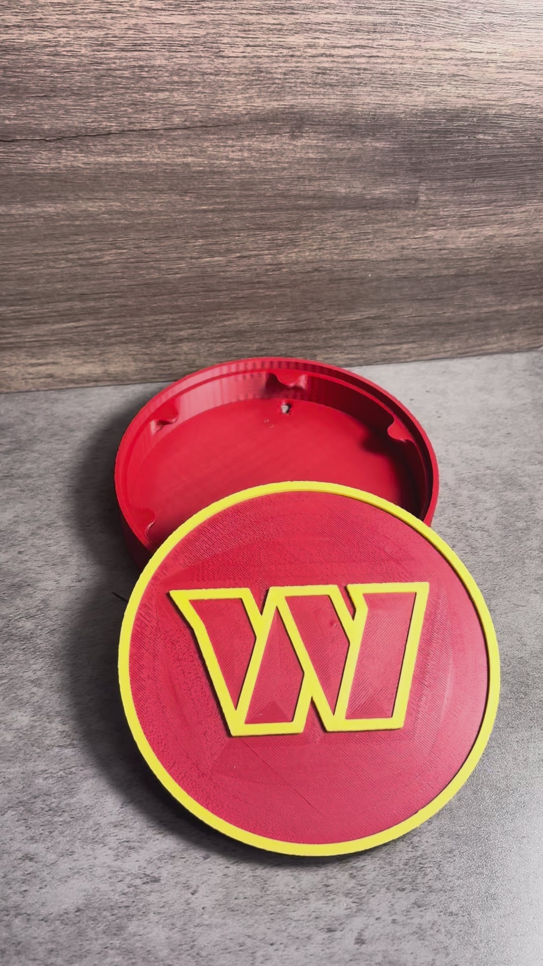 Load video: Commanders 3D Logo Plaque | Keepsake Box