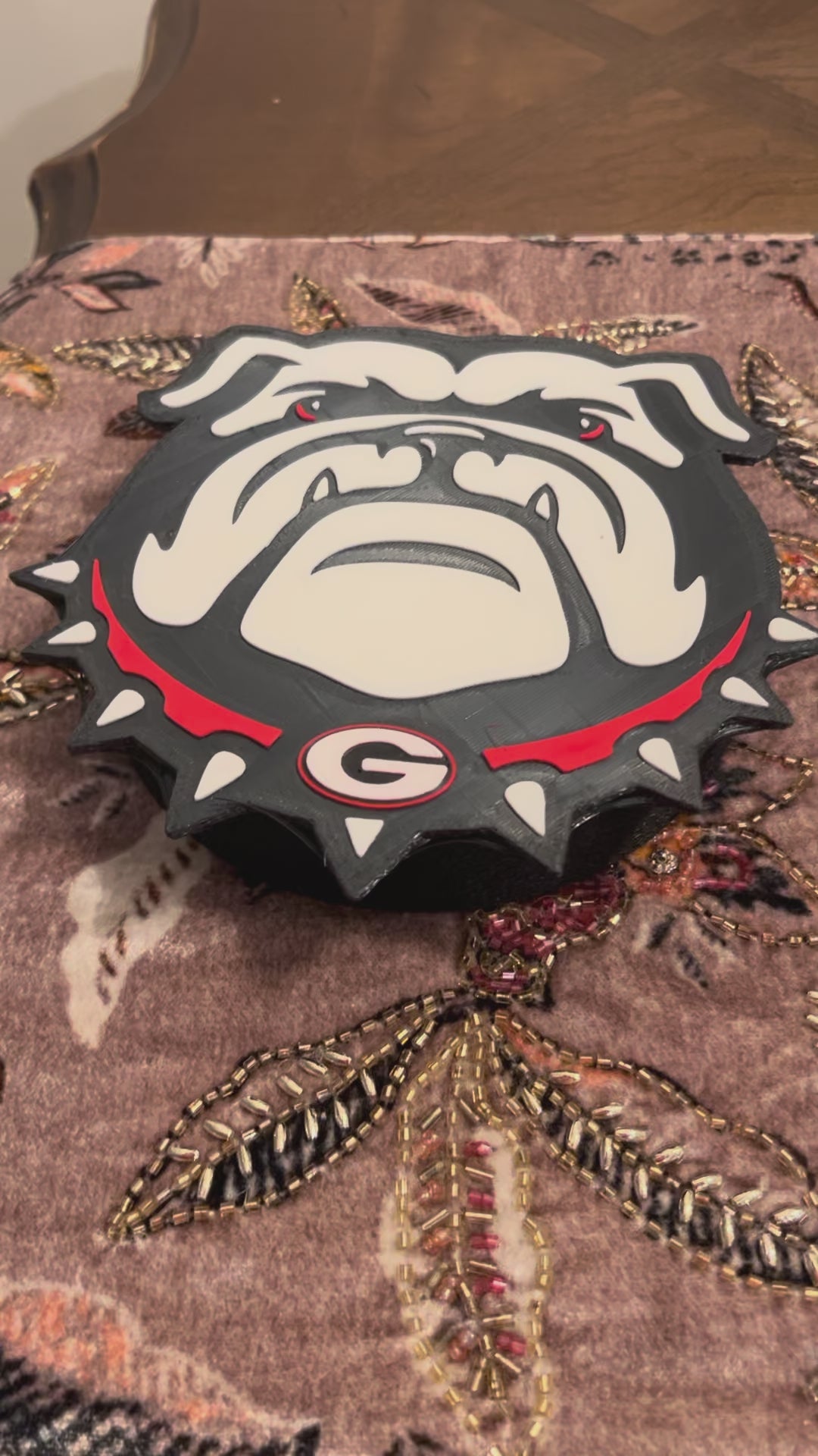 Load video: Georgia Bulldogs 3D Printed Storage Box | UGA Gift | Graduation Gift | Desk Organizer | Personalized College Gift